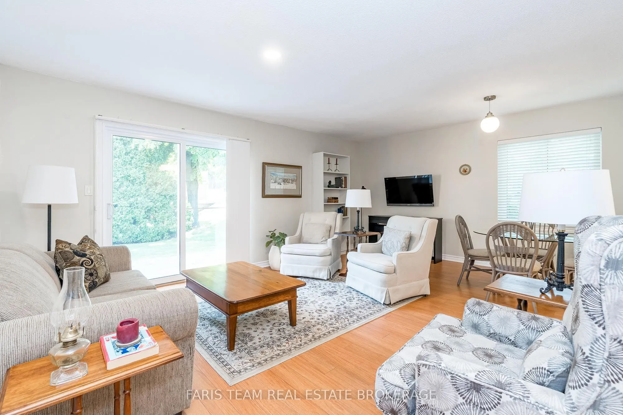 696 King Street, #48