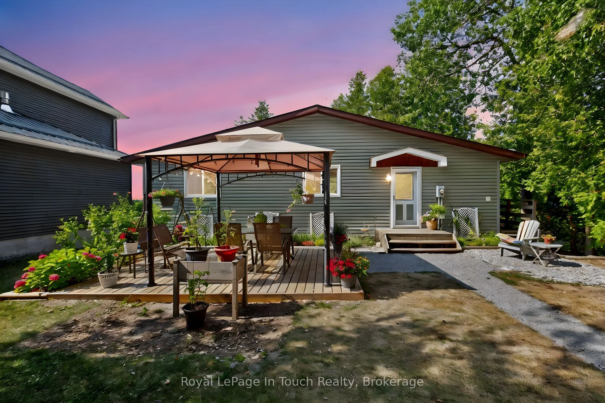 2519 Champlain Road