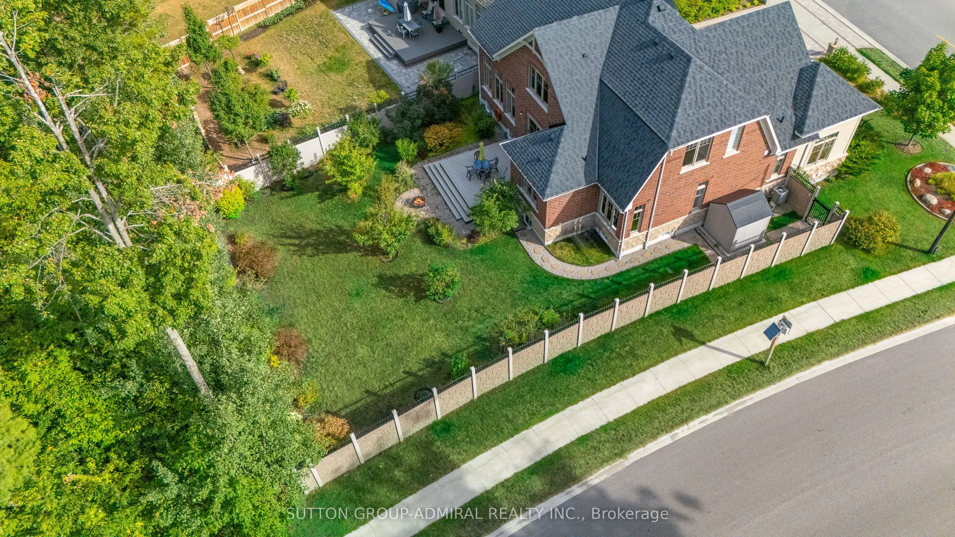 1 Redmond Crescent