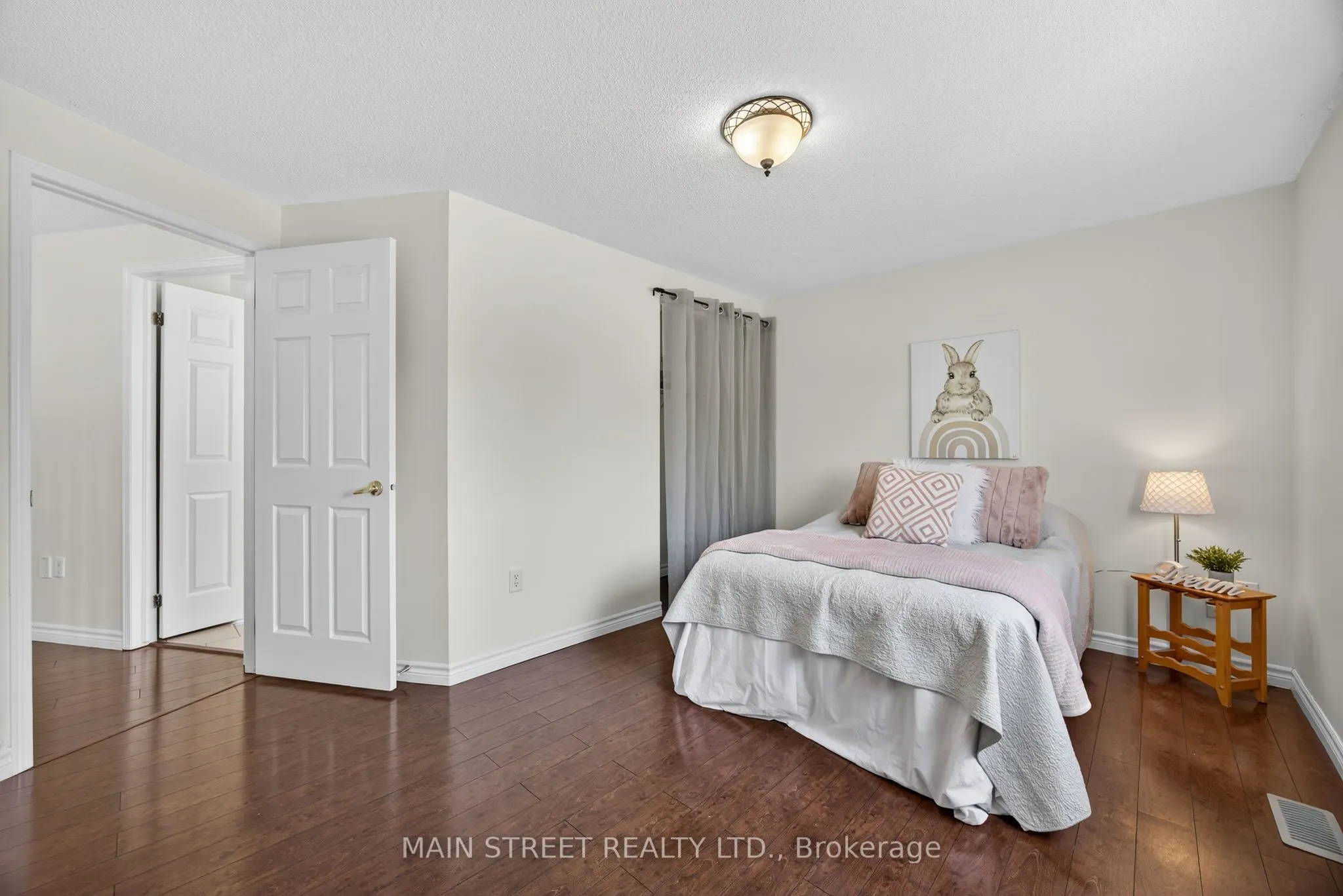 94 Silver Maple Crescent