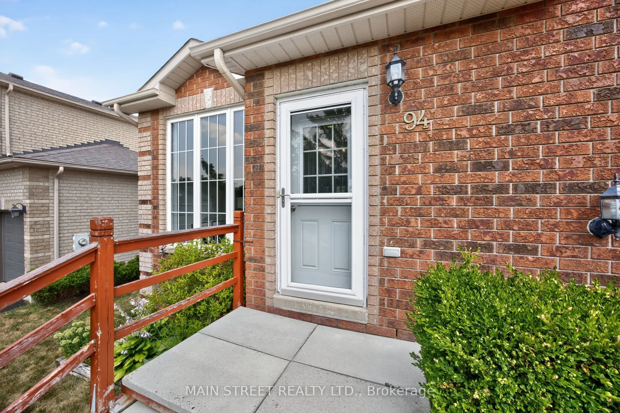 94 Silver Maple Crescent