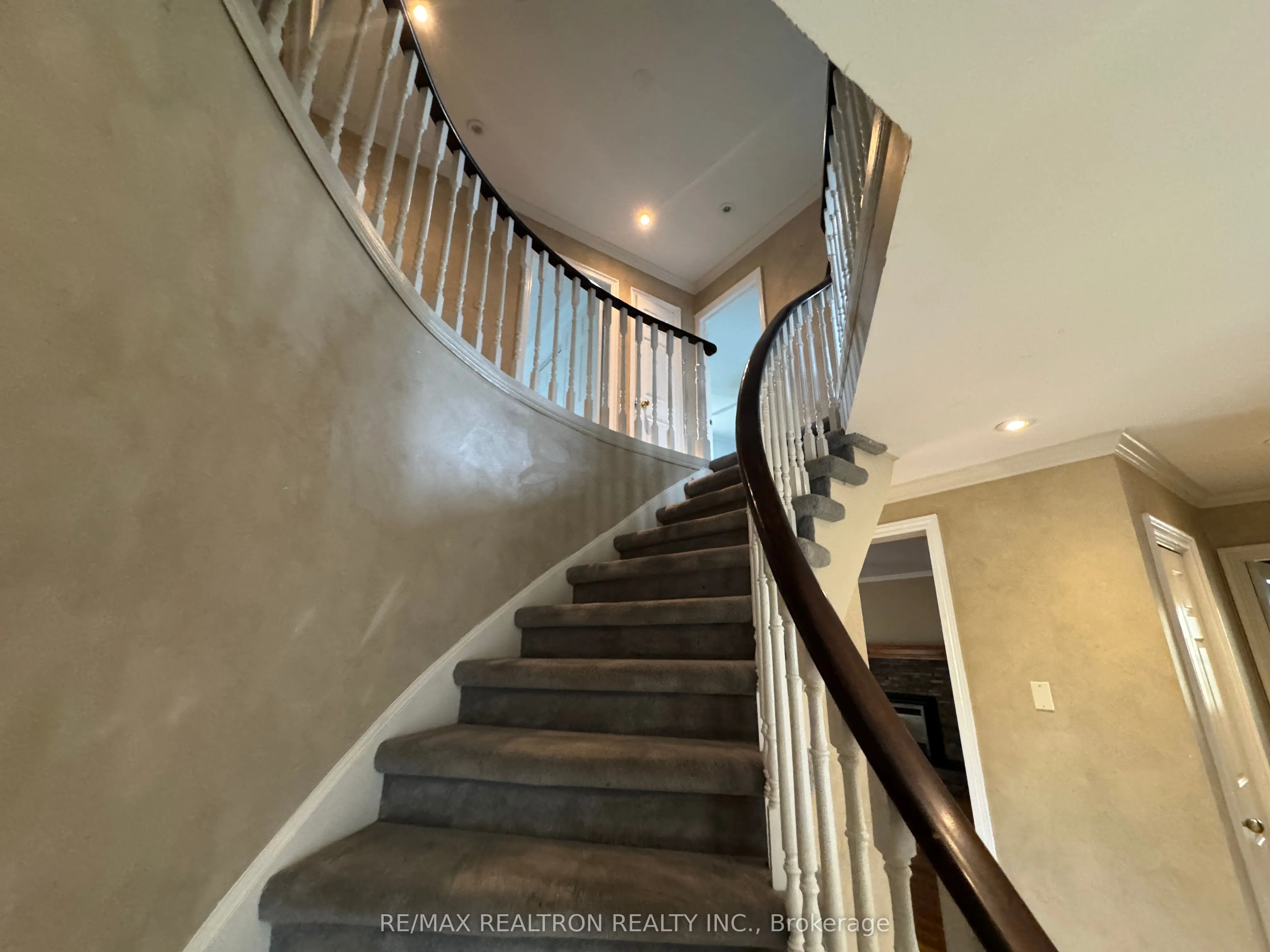 21 Kenny Crescent