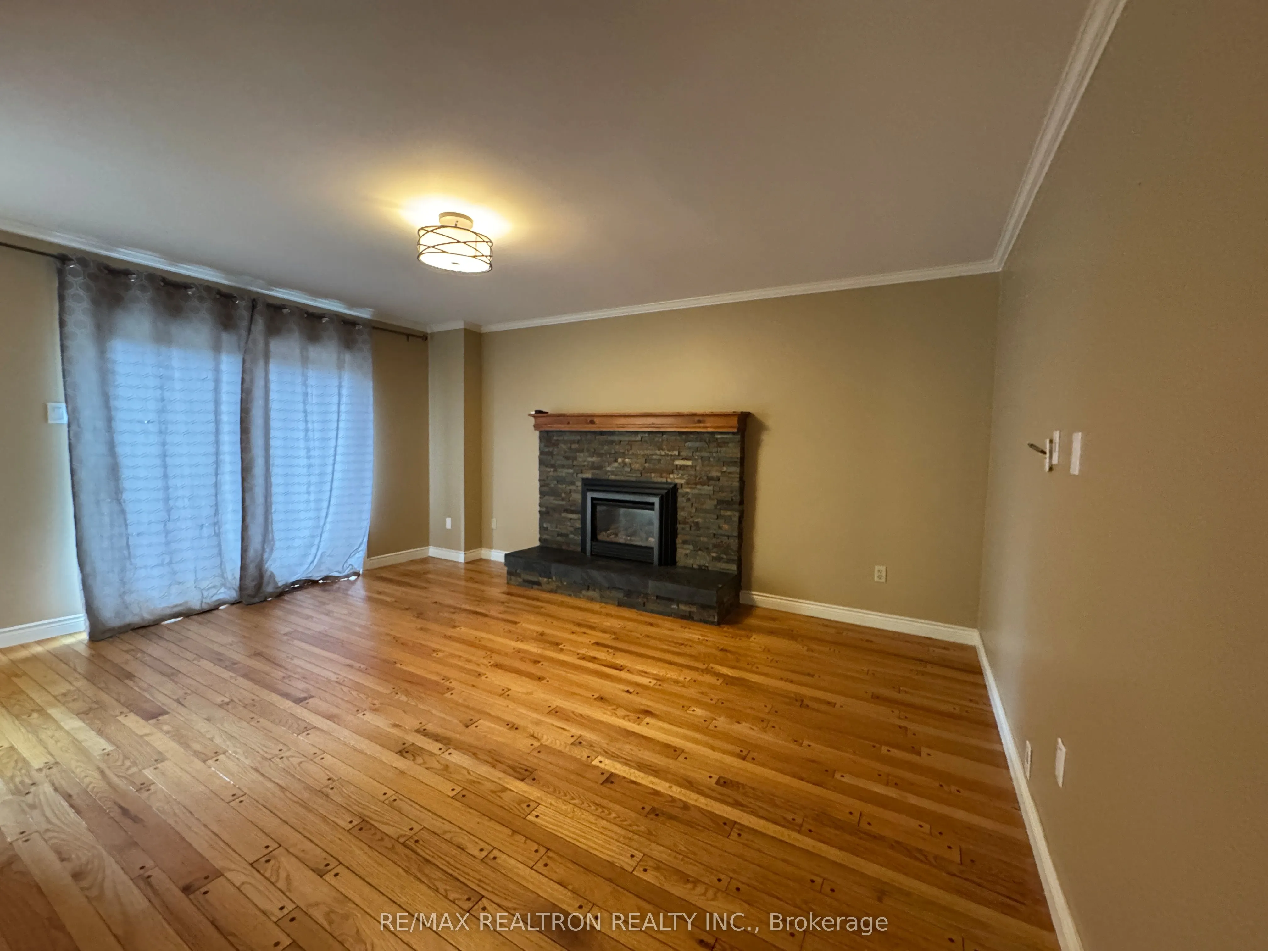 21 Kenny Crescent