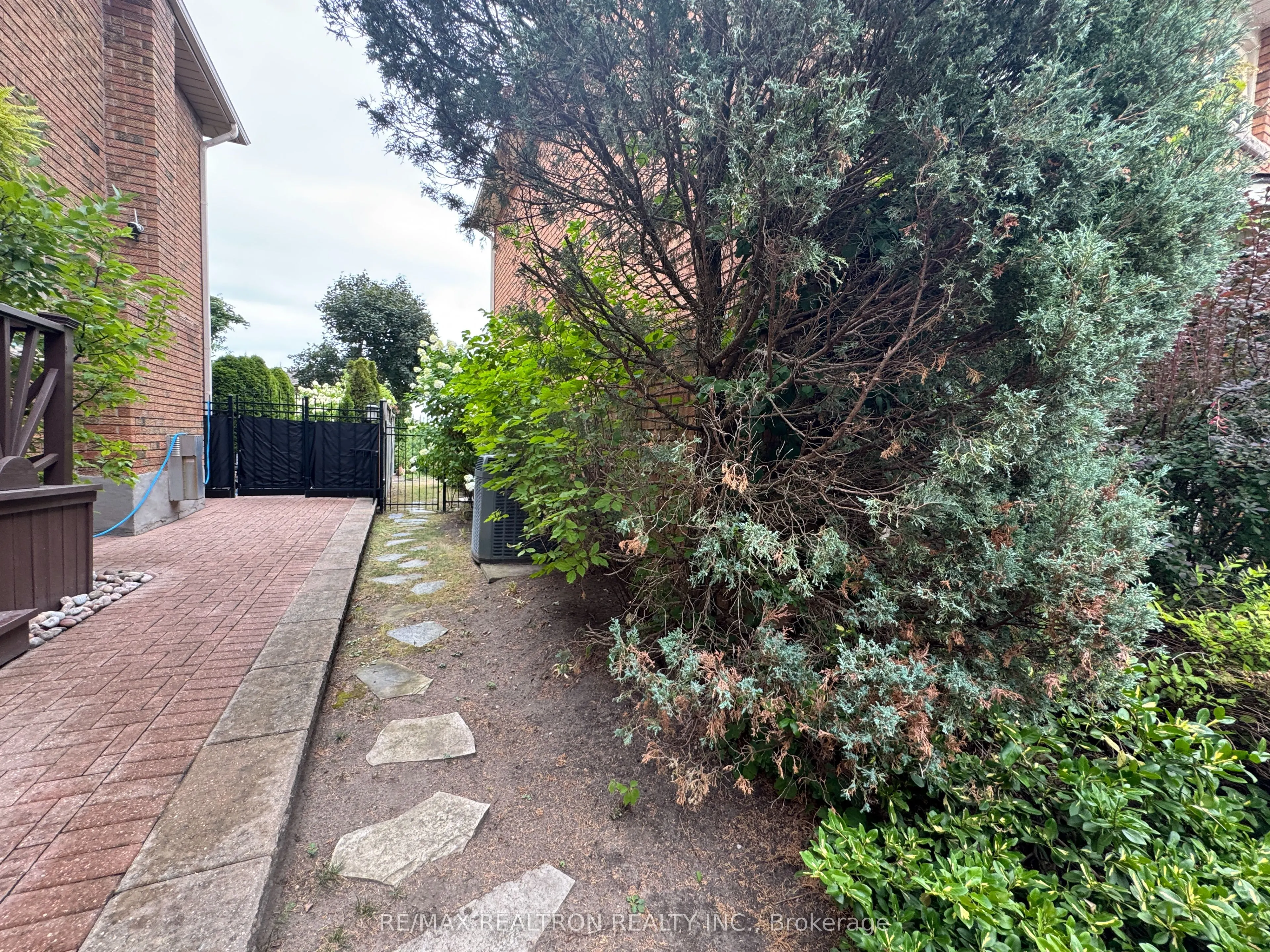 21 Kenny Crescent