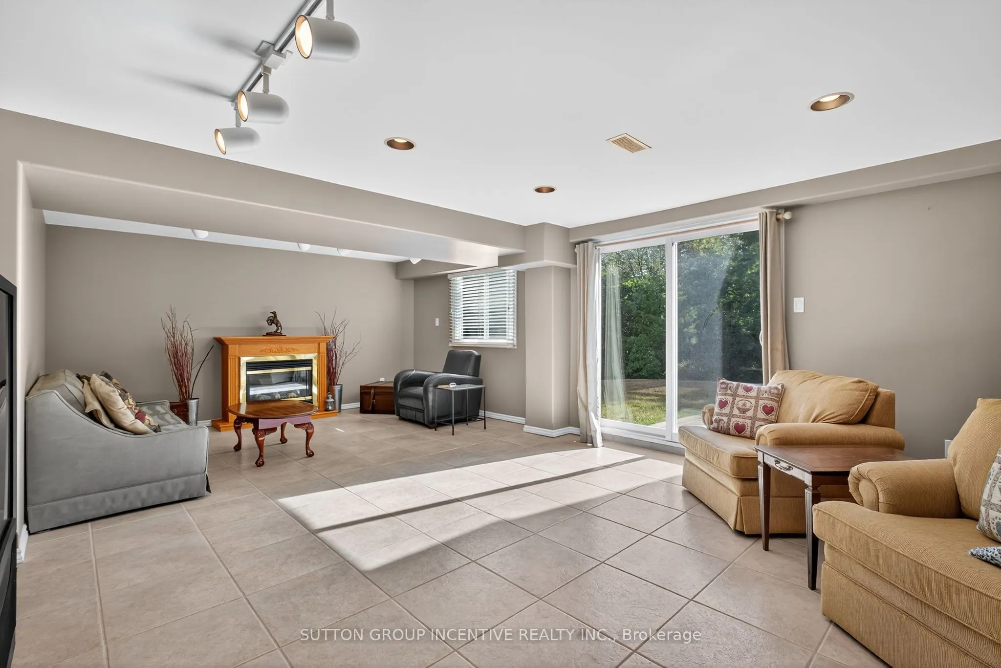 25 Brunton Crescent