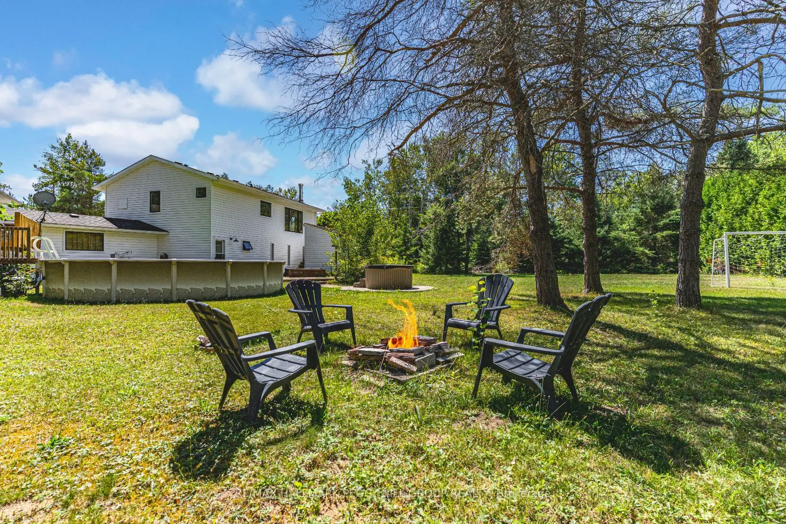 20 Hillview Crescent
