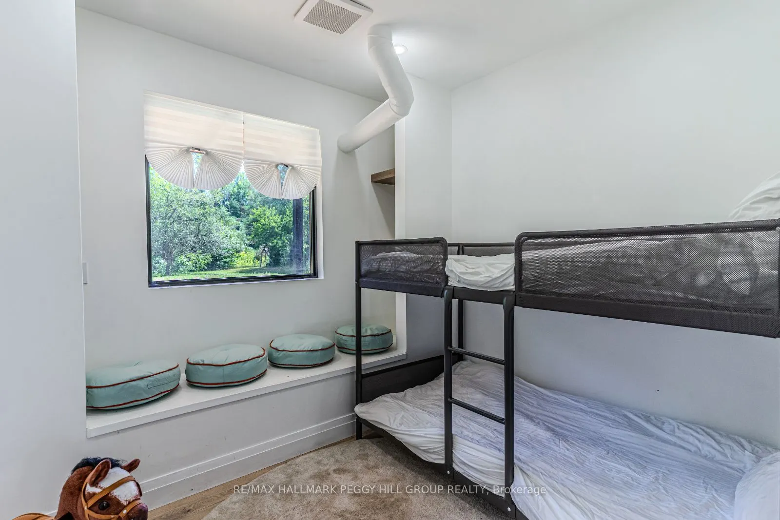 20 Hillview Crescent