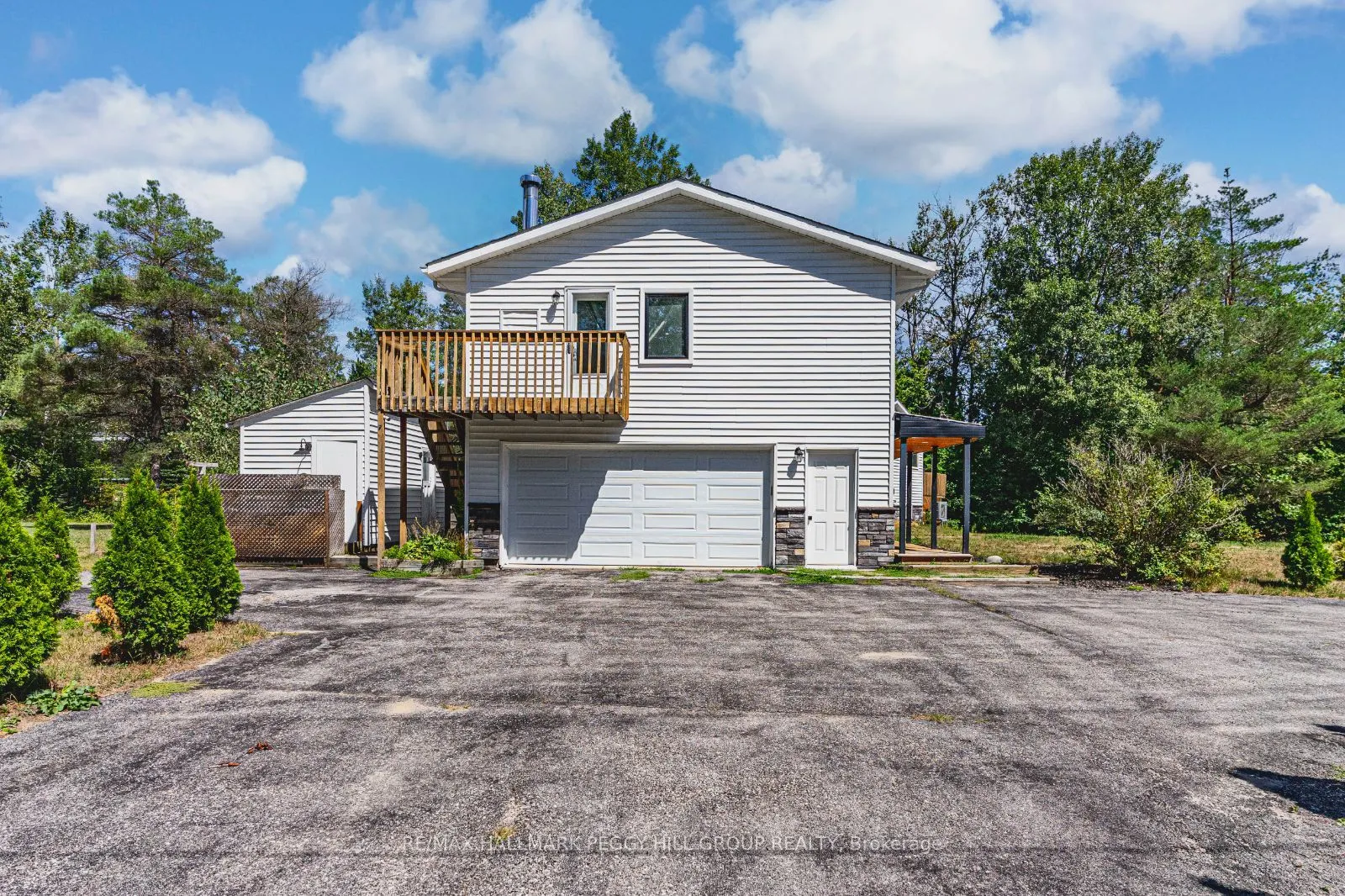 20 Hillview Crescent