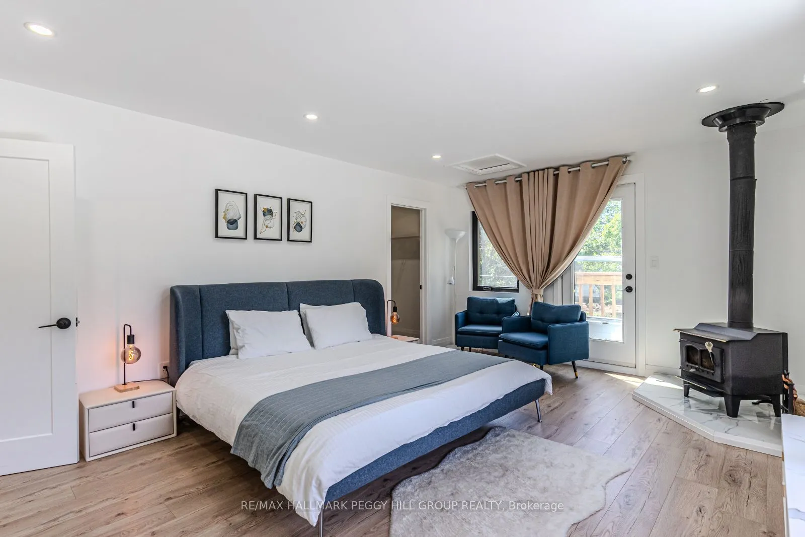20 Hillview Crescent