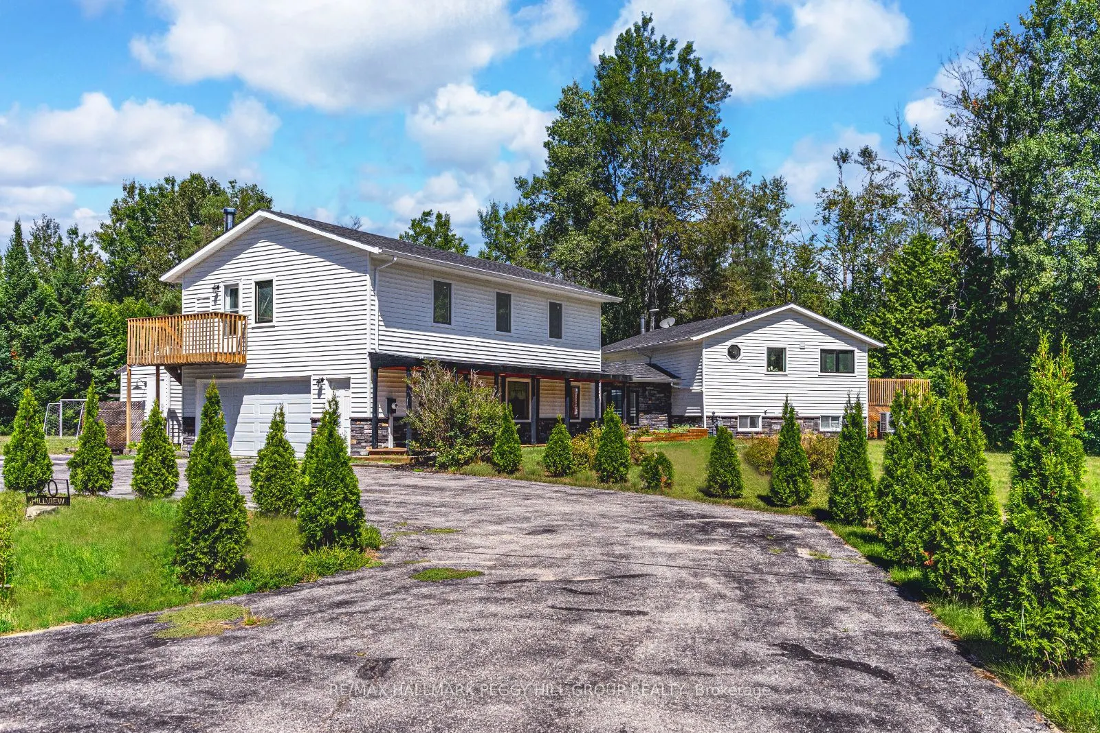 20 Hillview Crescent