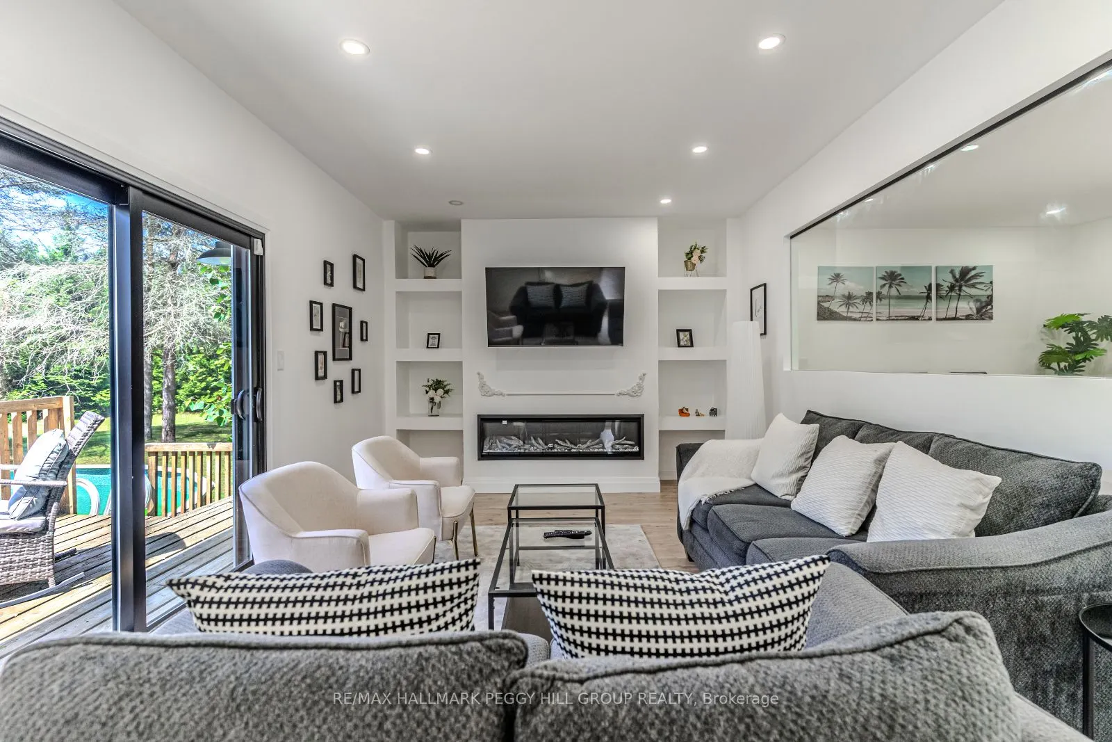 20 Hillview Crescent