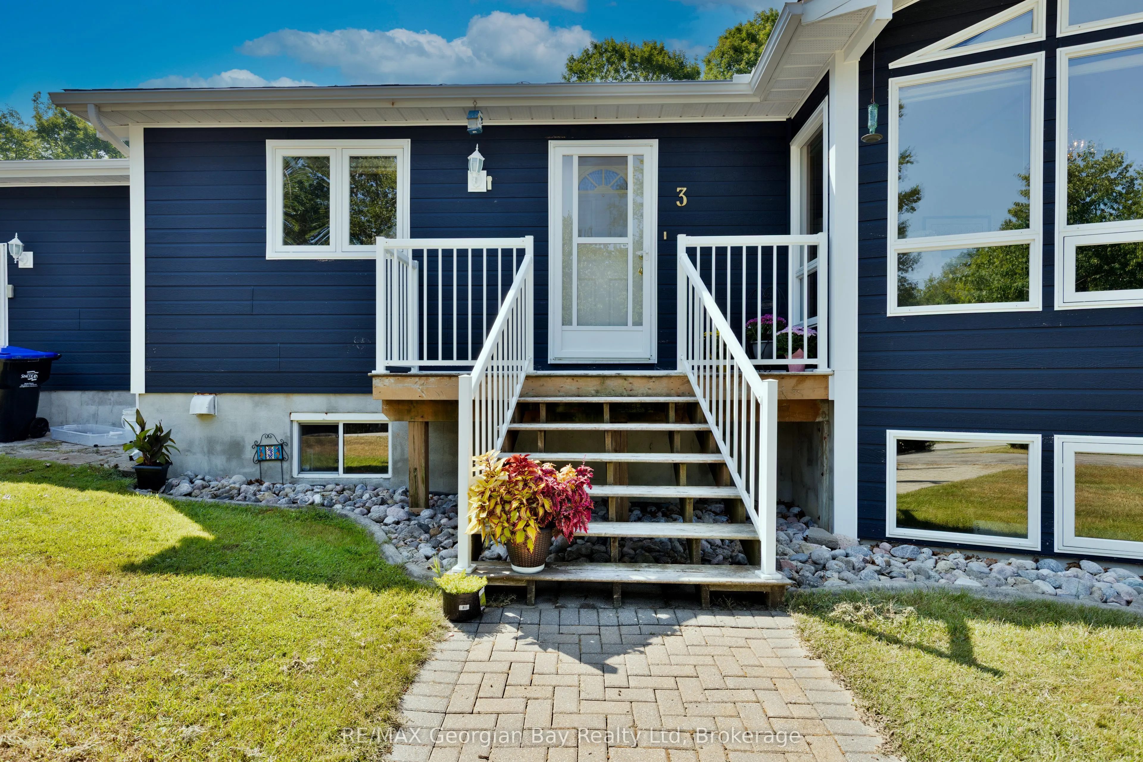 3 Oakdale Court