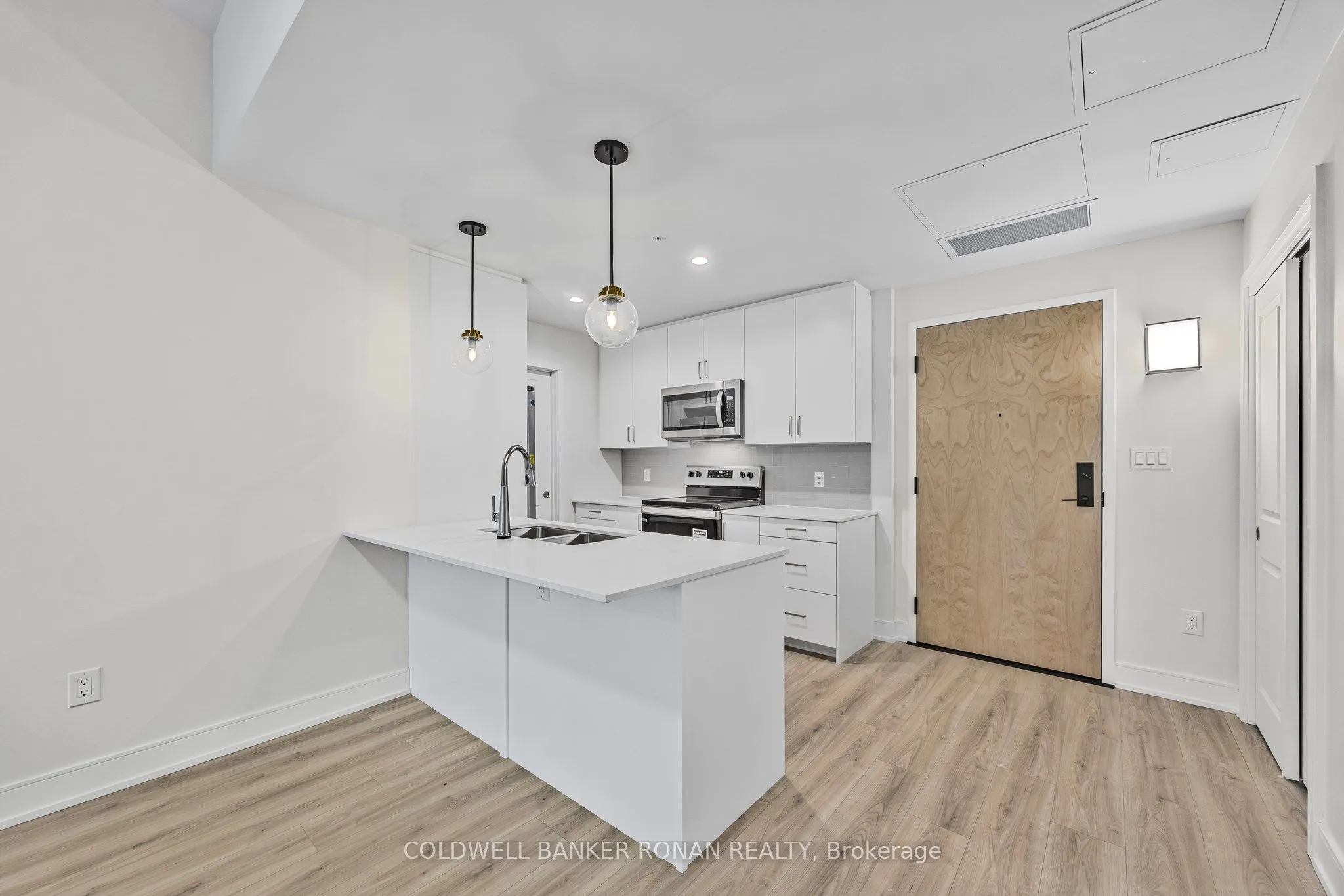121 Mary Street, #316