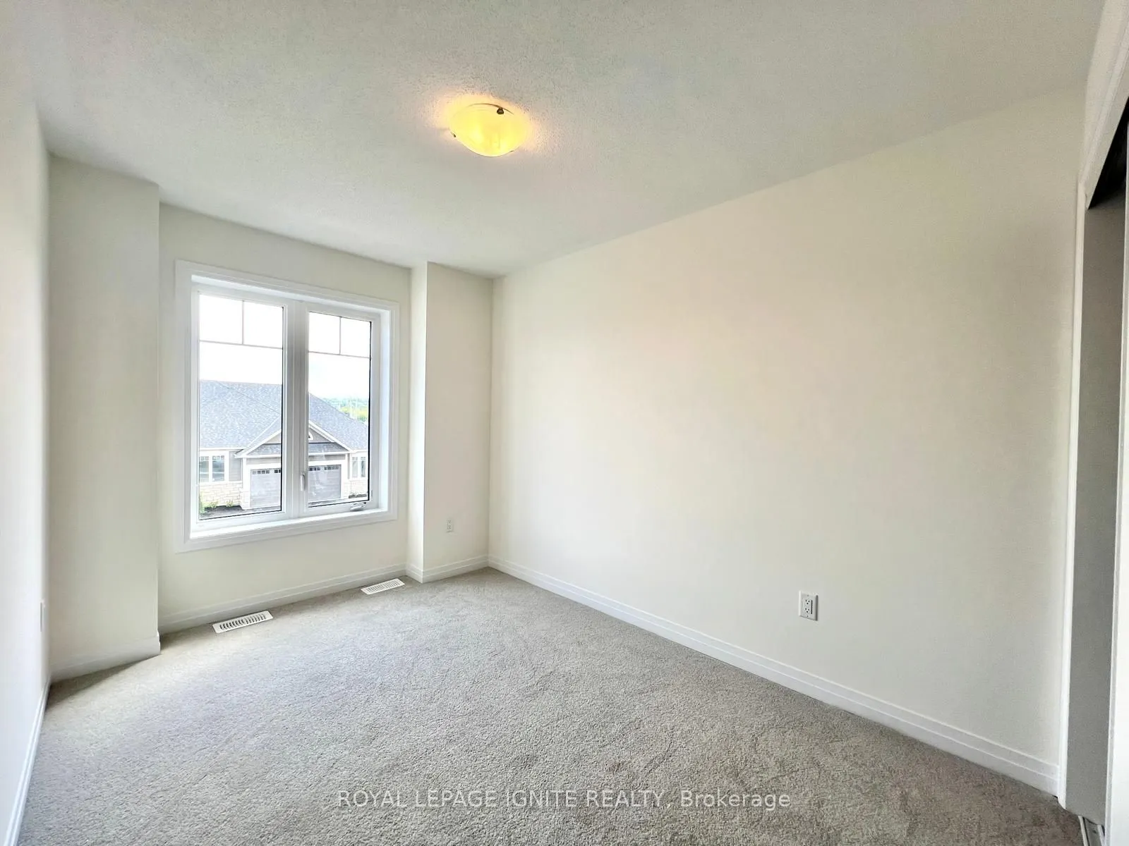 562 Hudson Crescent