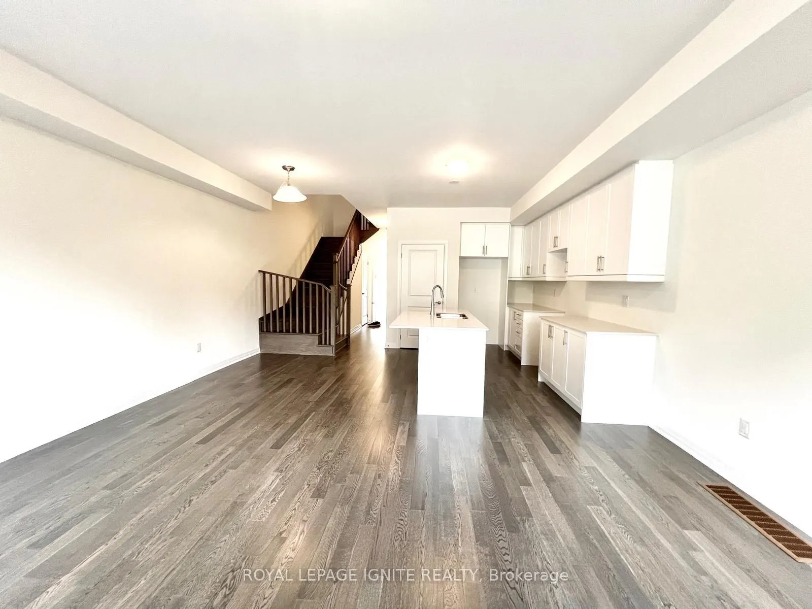 562 Hudson Crescent