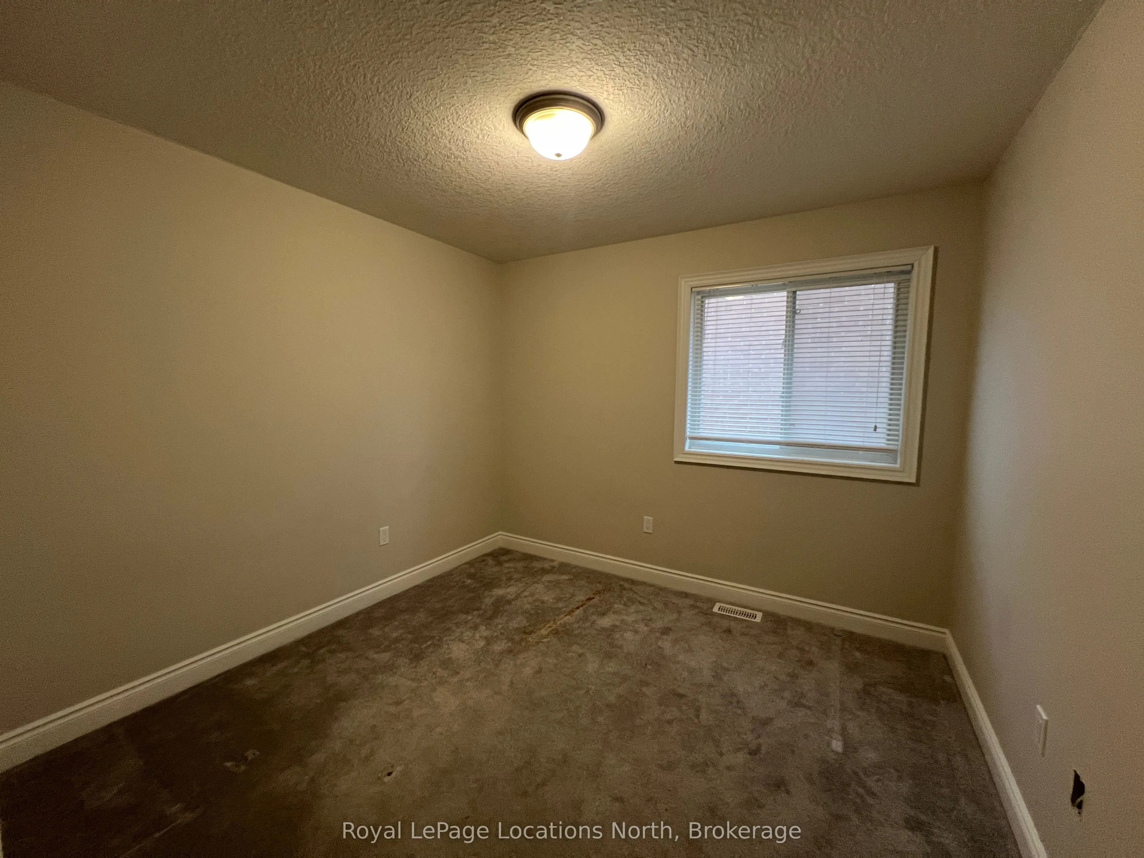 23 LOCKERBIE Crescent