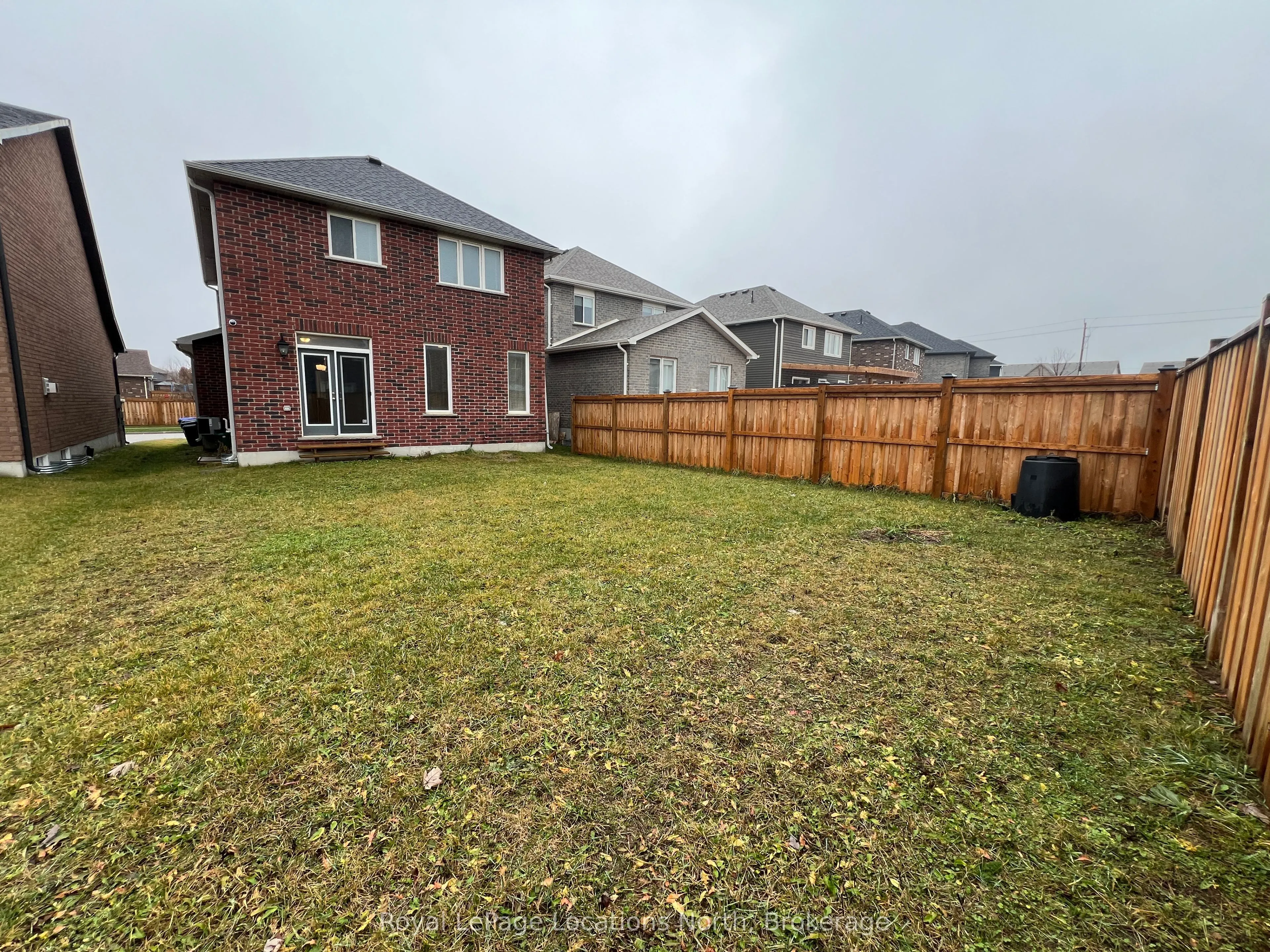 23 LOCKERBIE Crescent