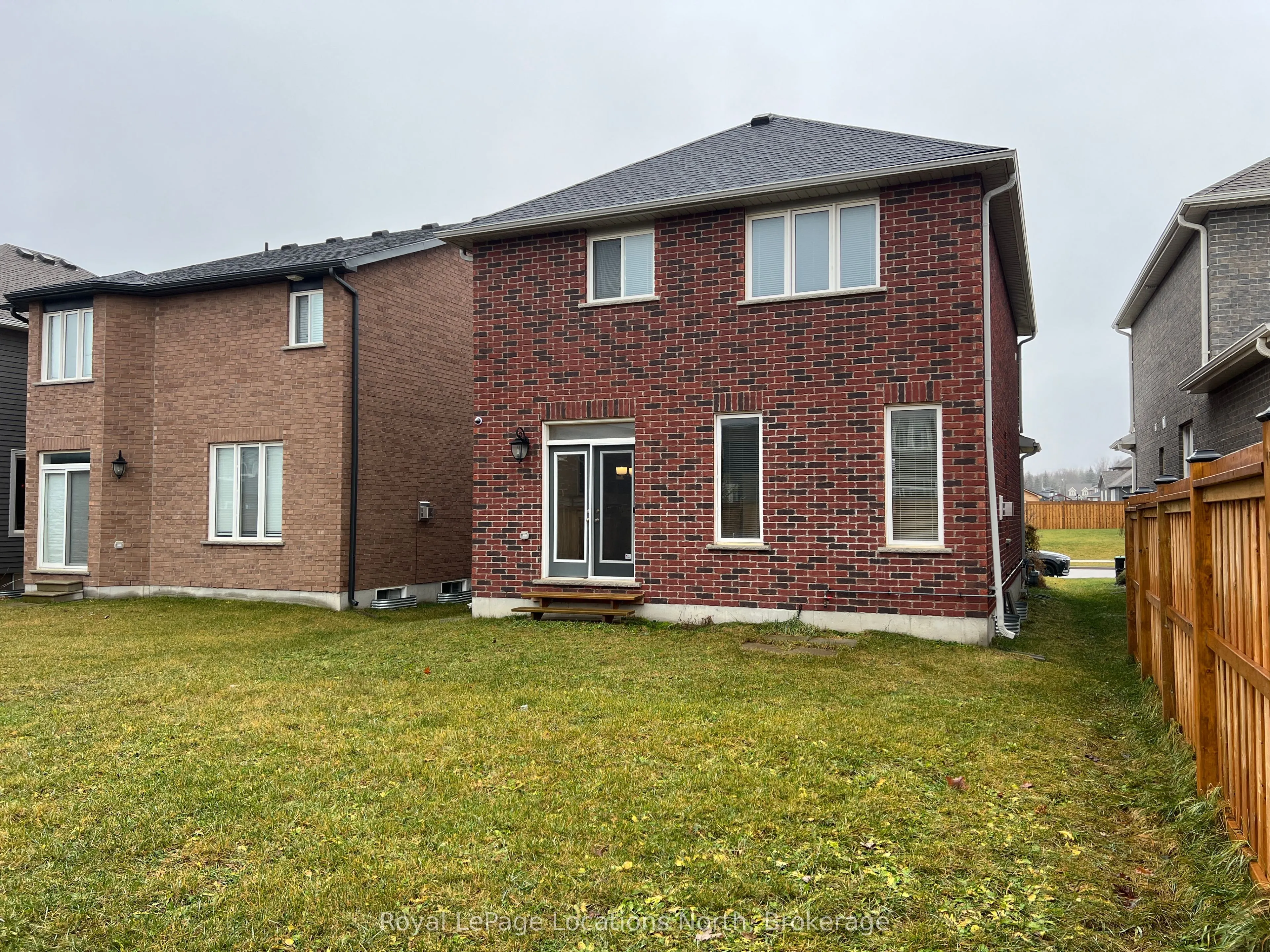 23 LOCKERBIE Crescent