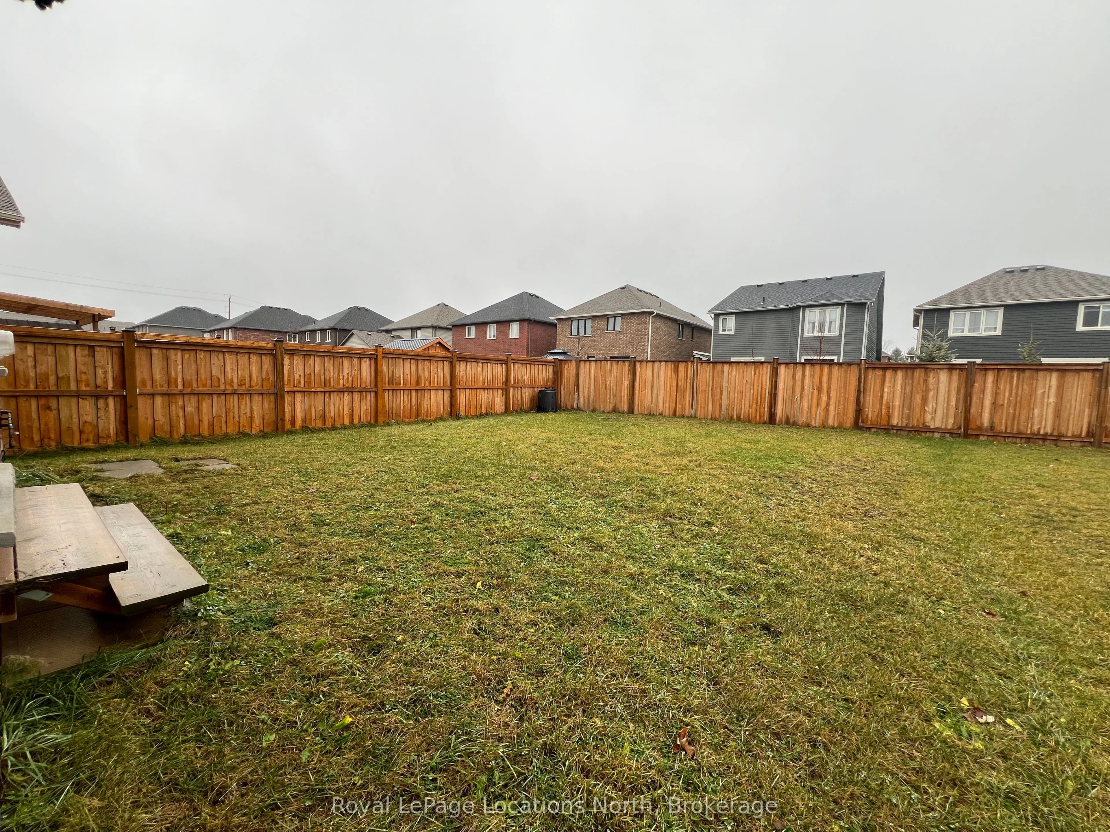 23 LOCKERBIE Crescent