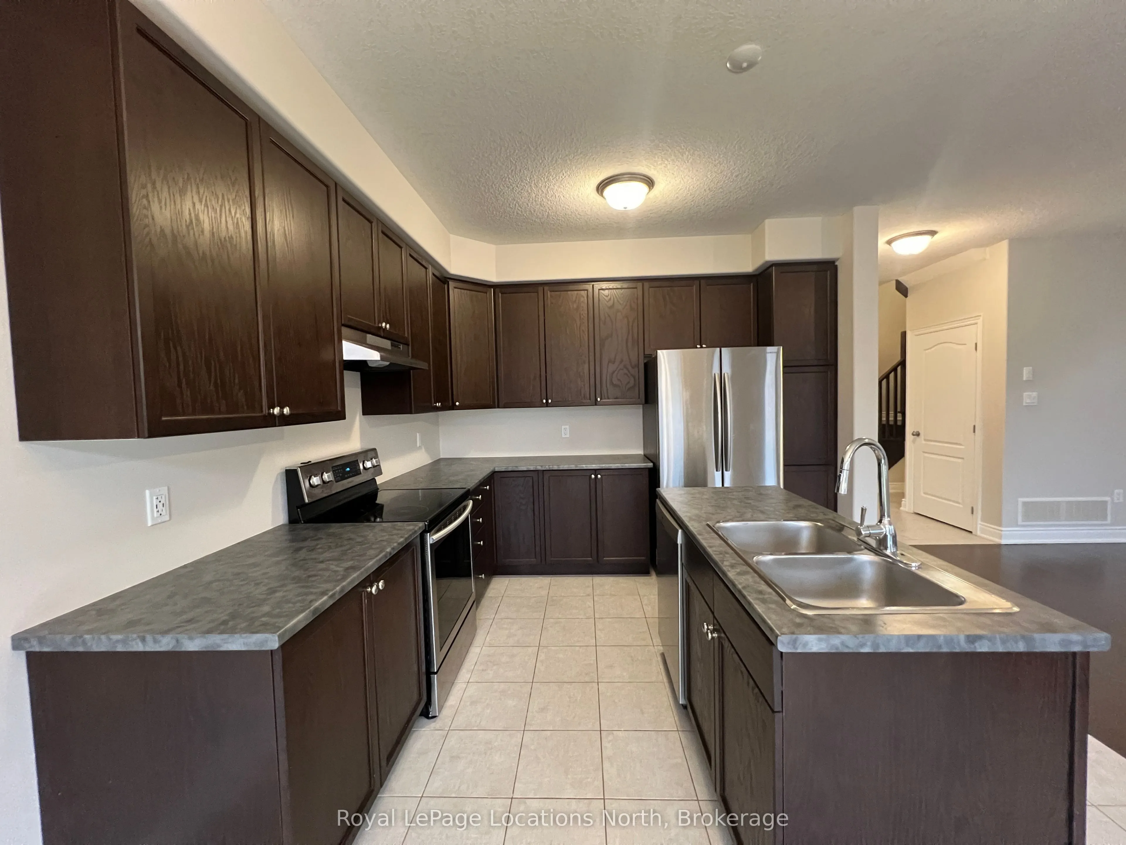 23 LOCKERBIE Crescent