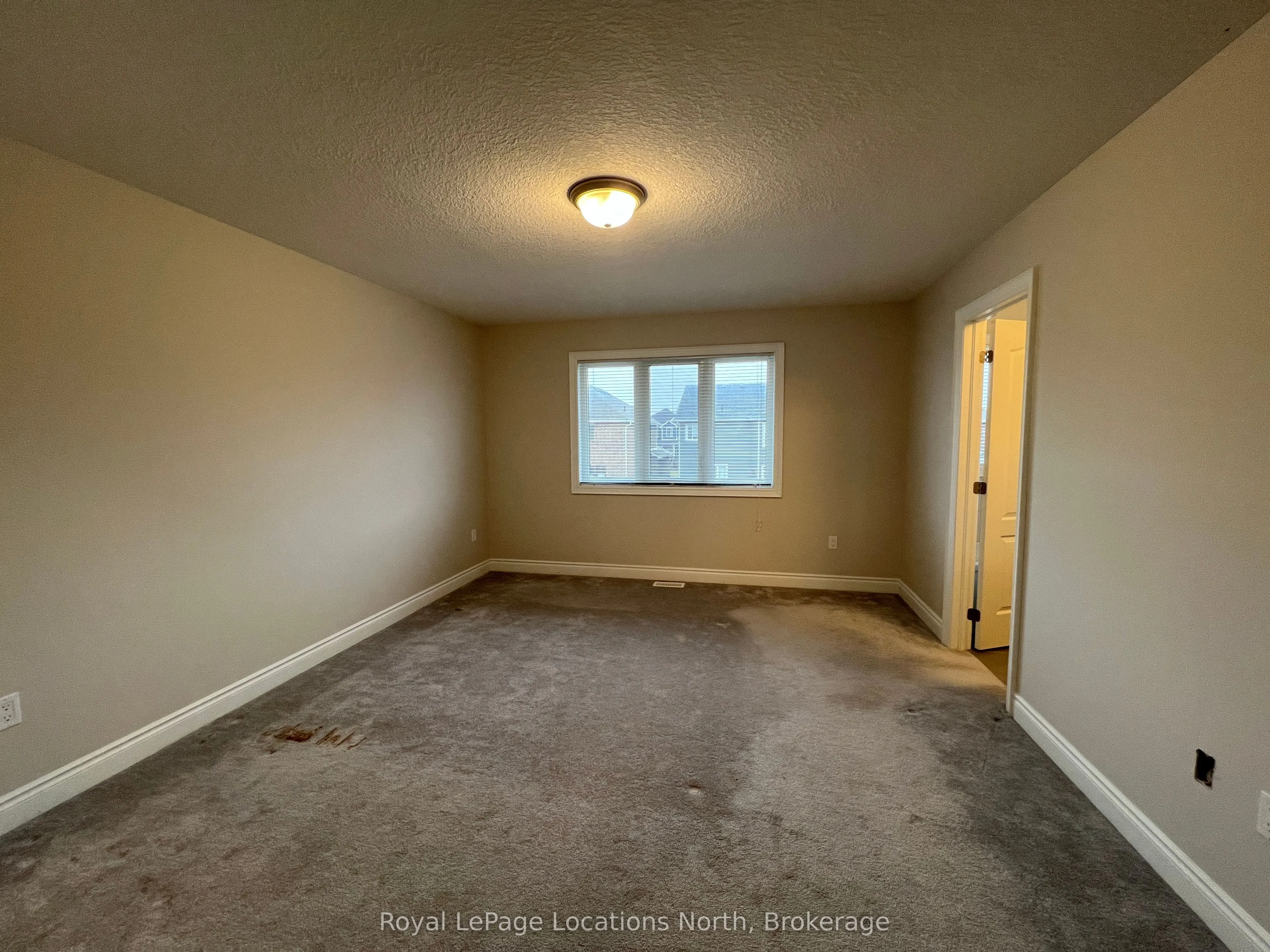 23 LOCKERBIE Crescent