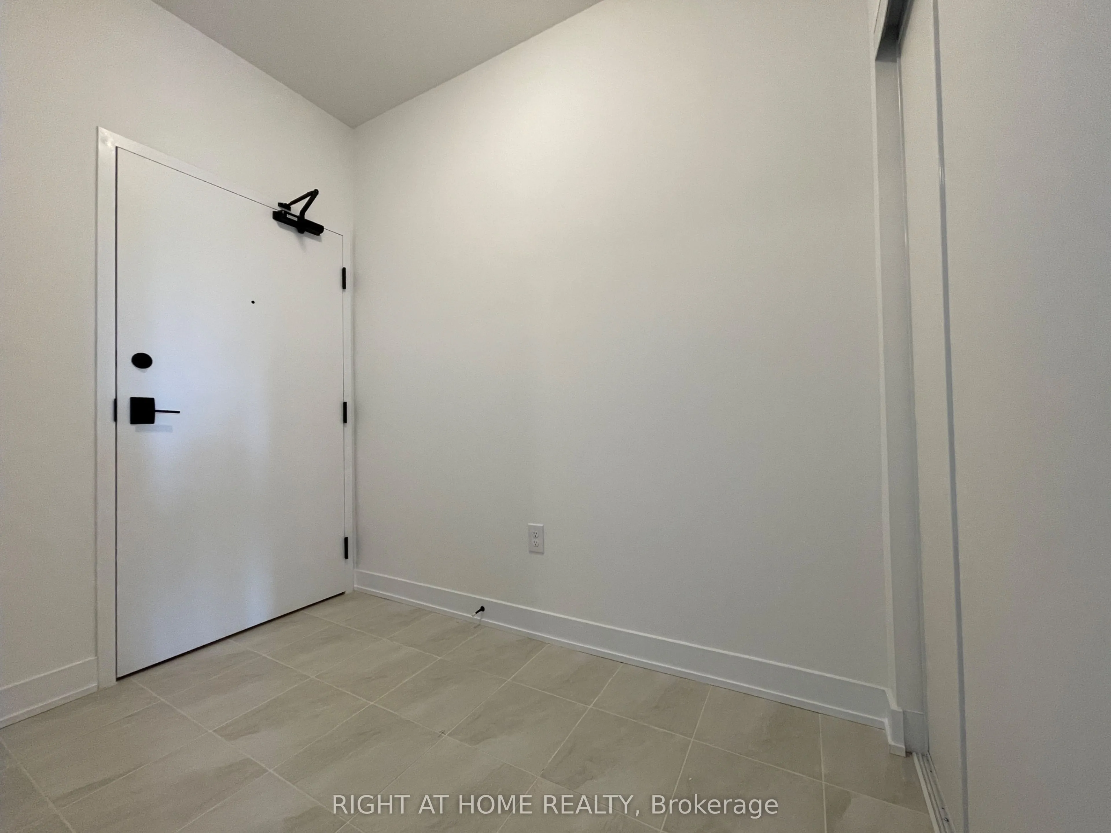 1 Chef Lane, #204
