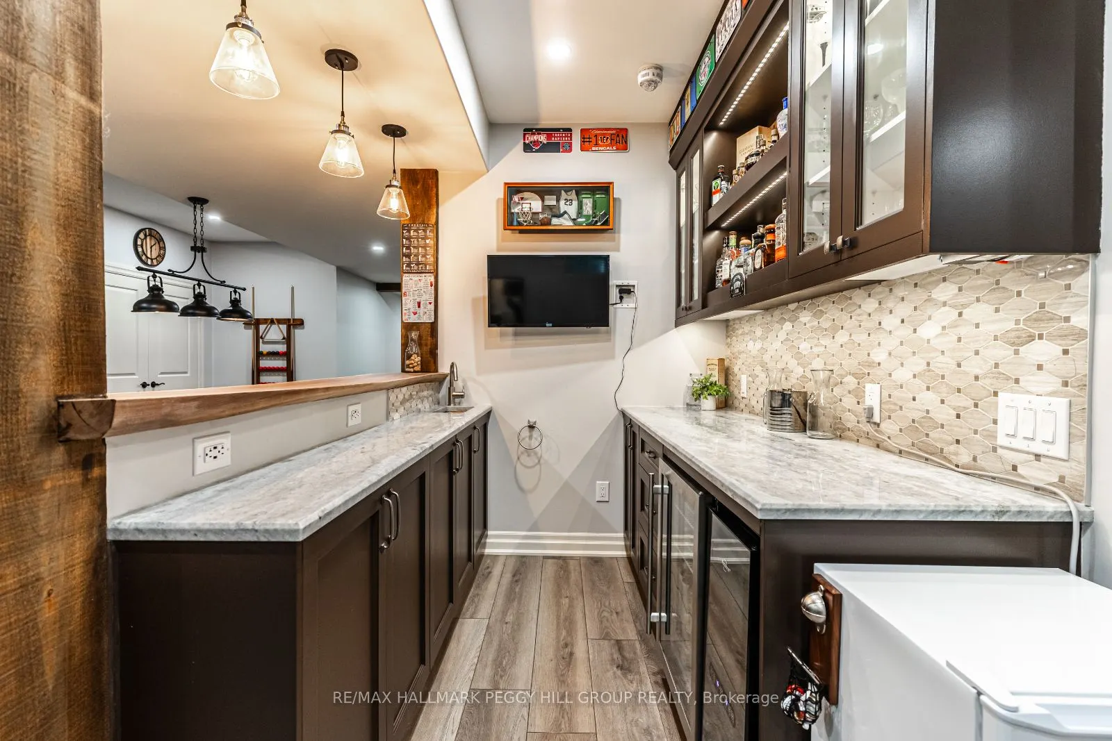 6 Valleyview Drive