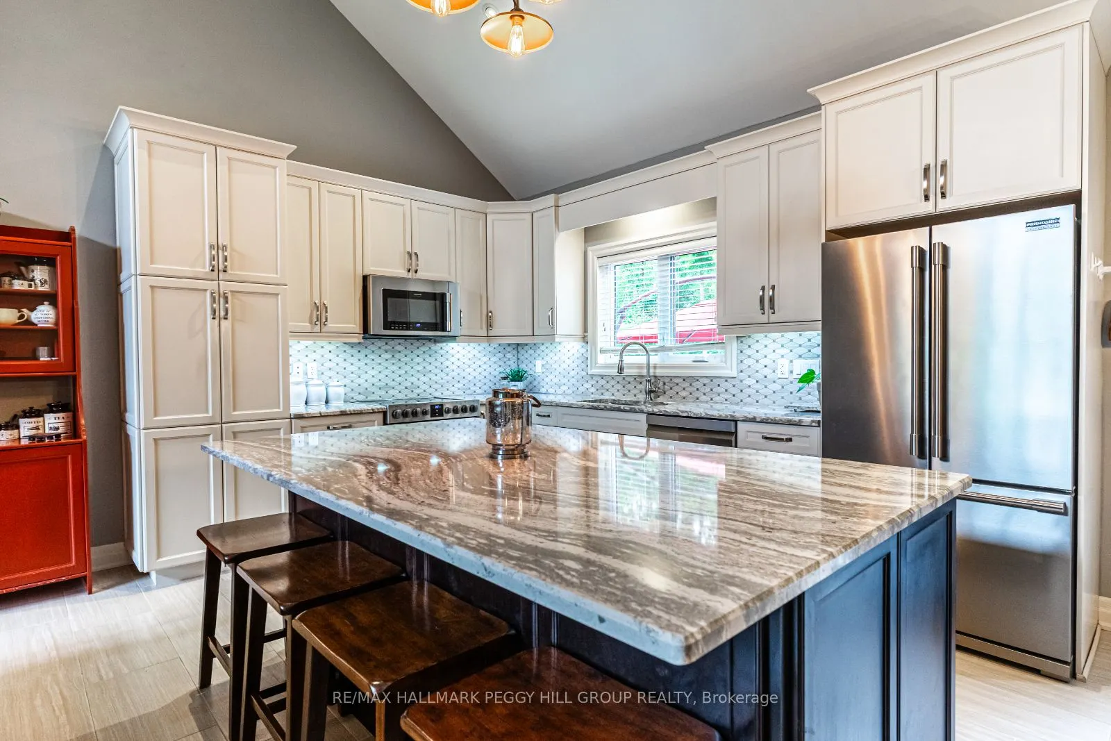 6 Valleyview Drive