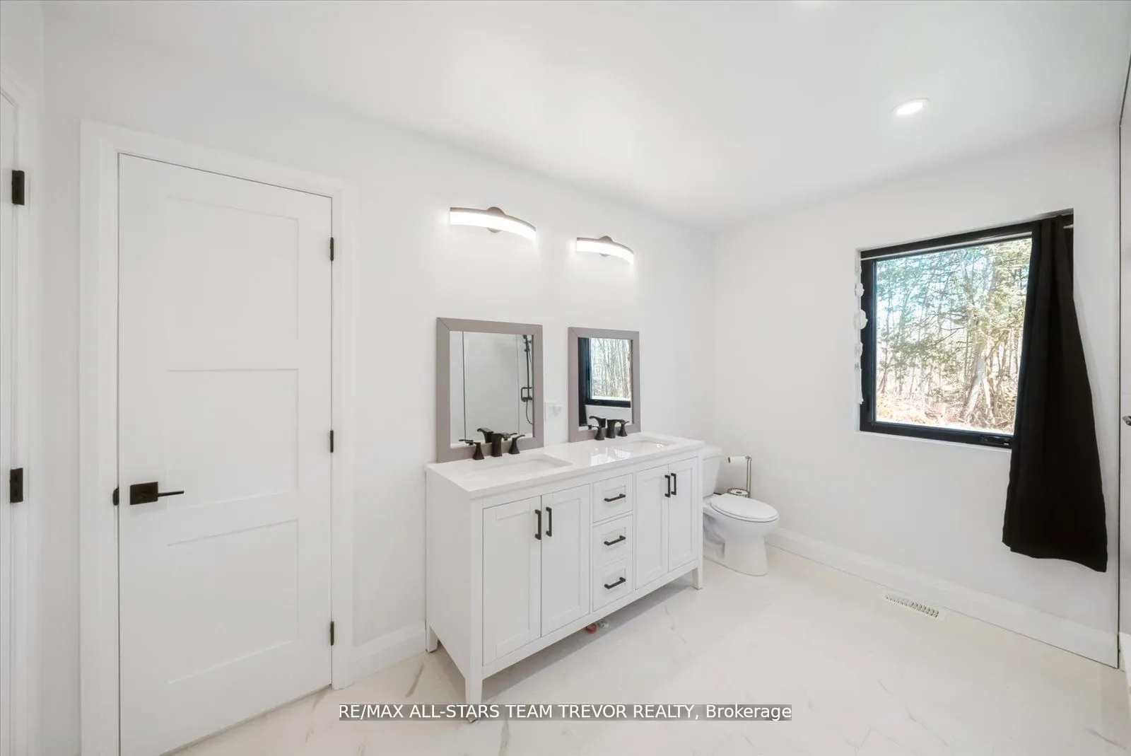 3441 Louis Lane