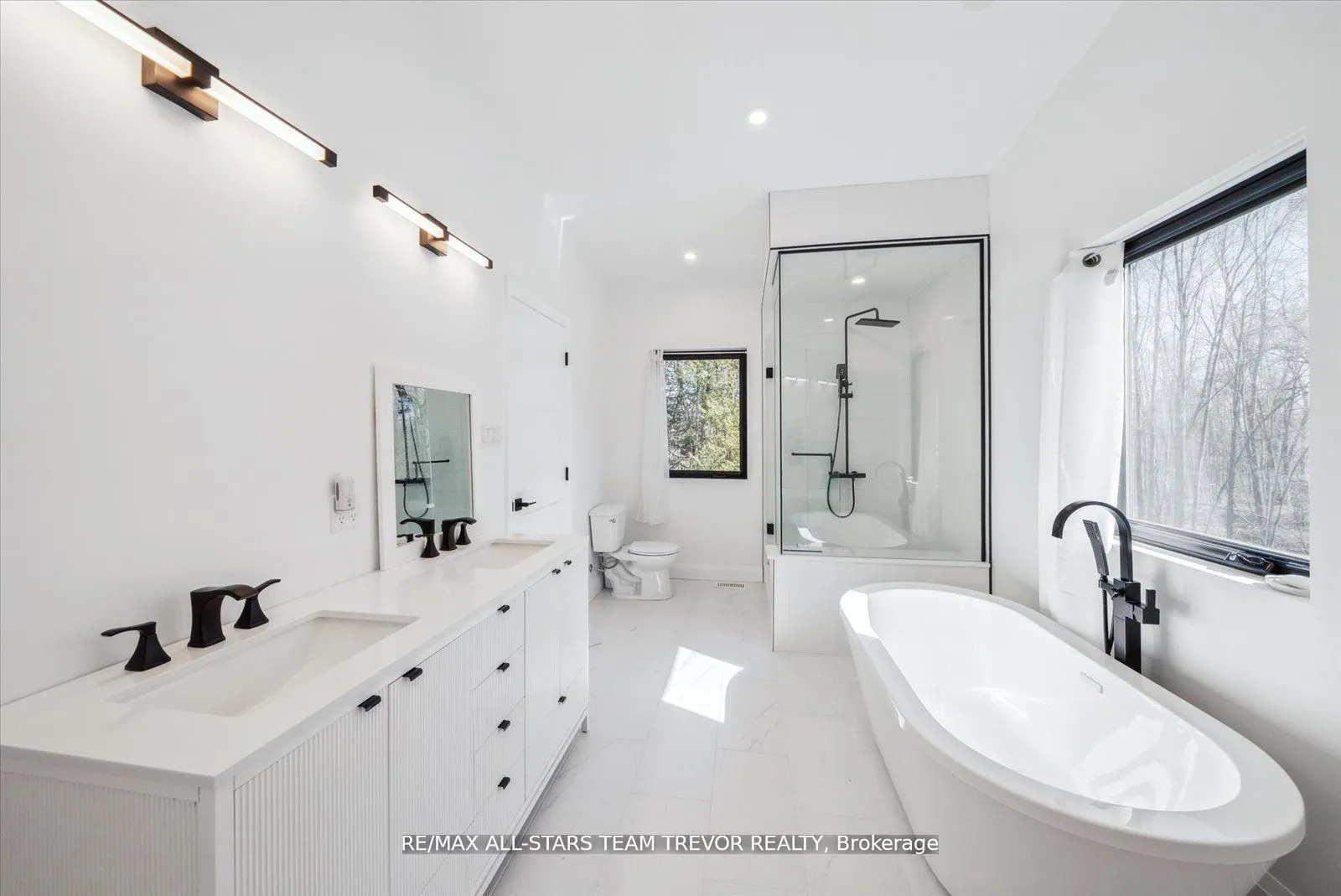 3441 Louis Lane