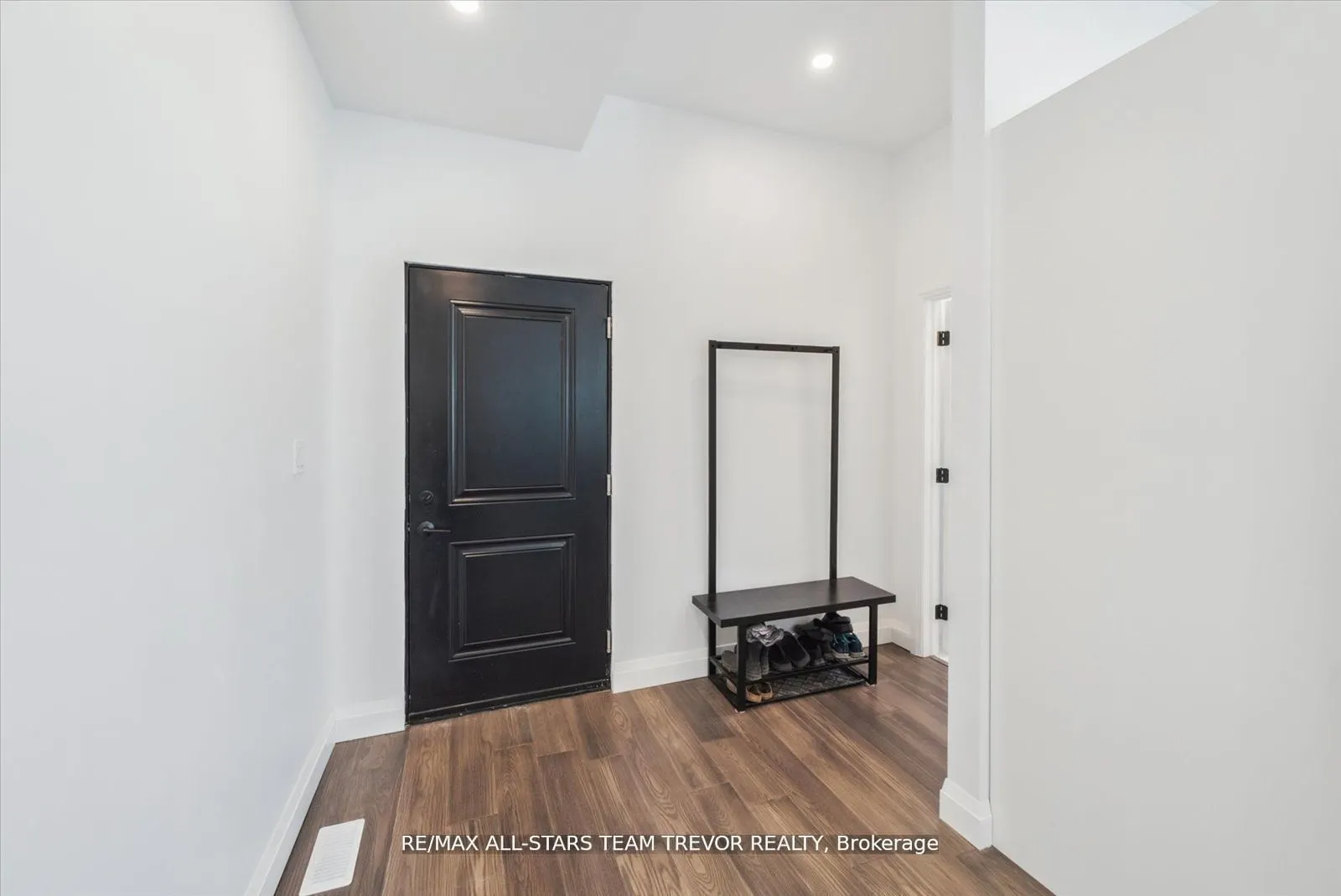 3441 Louis Lane
