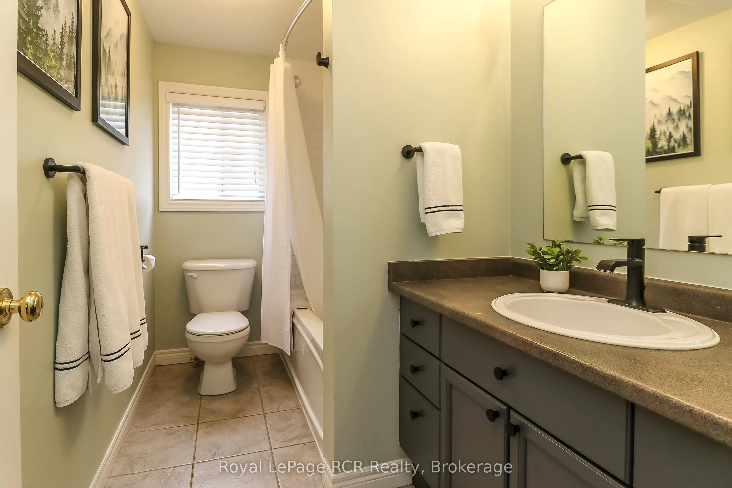 50 Highlands Crescent