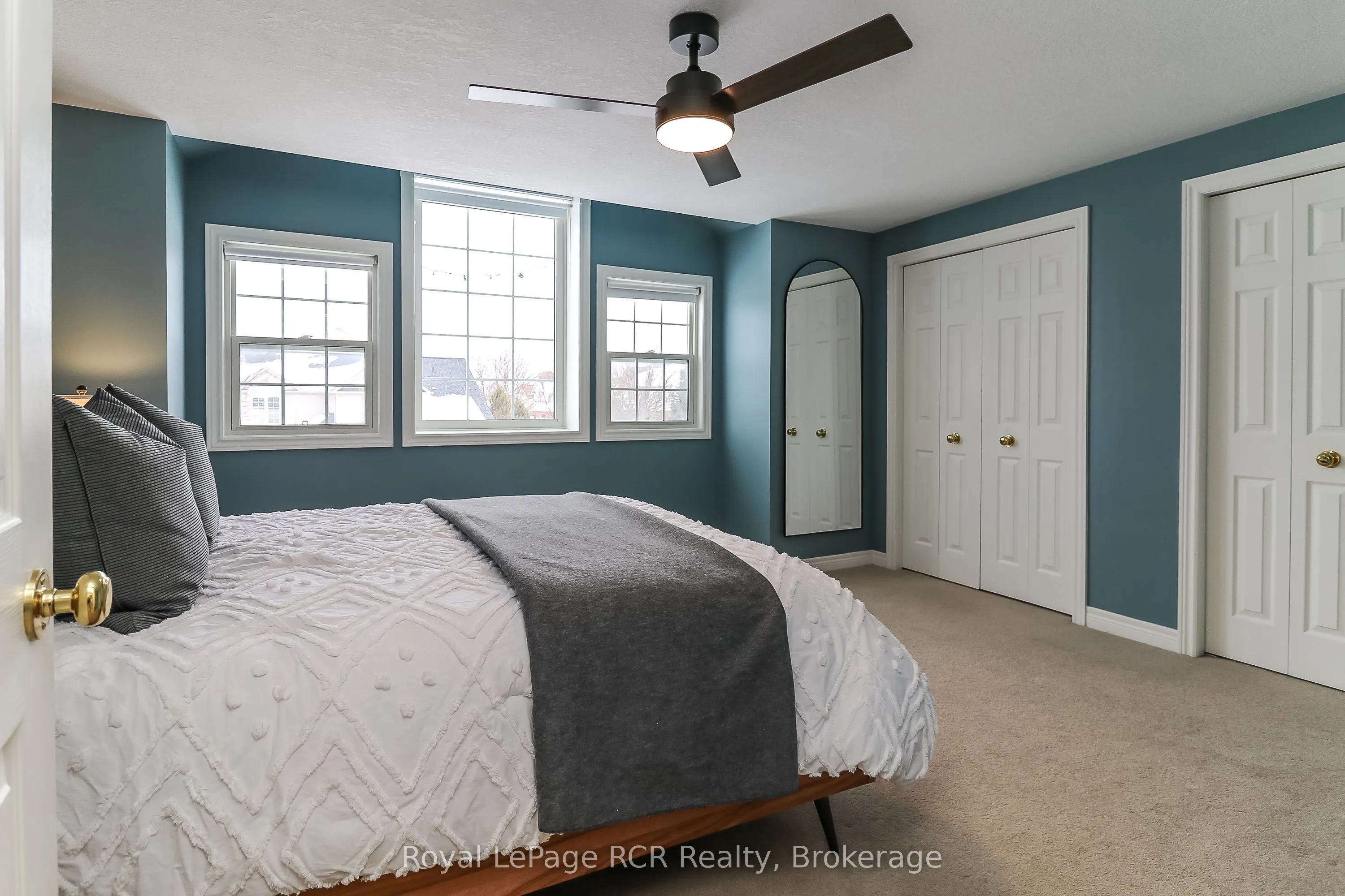 50 Highlands Crescent