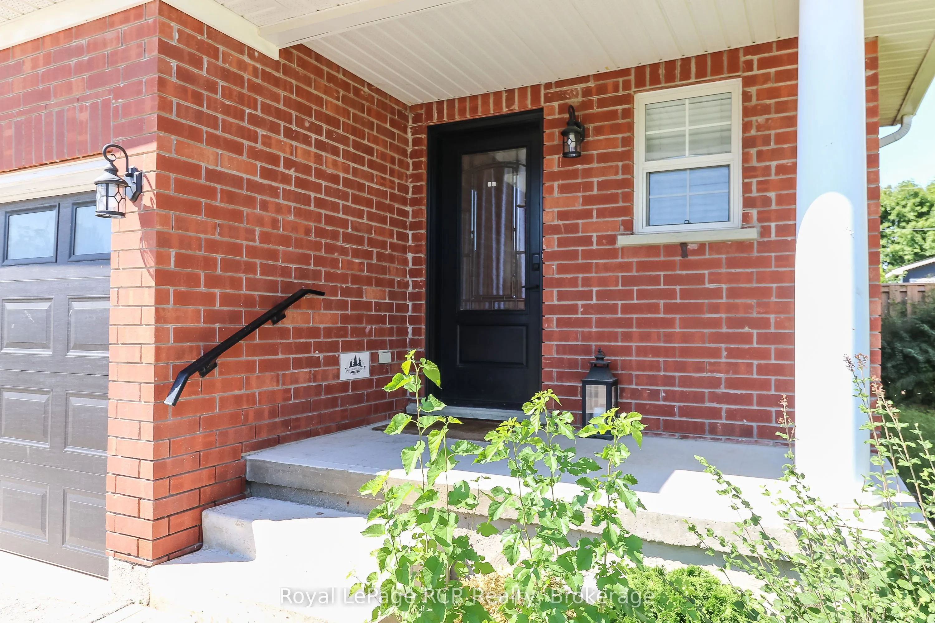 50 Highlands Crescent