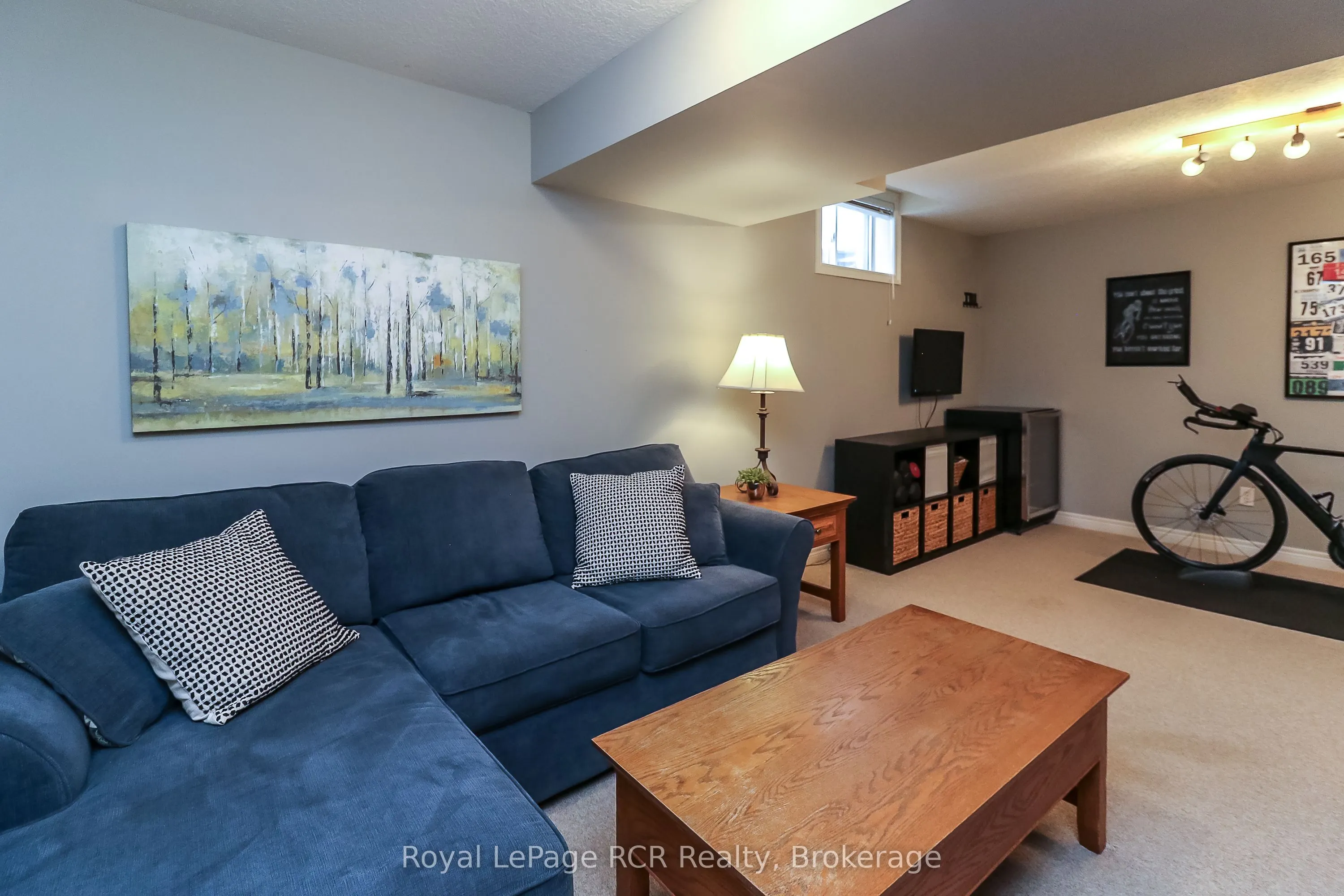 50 Highlands Crescent