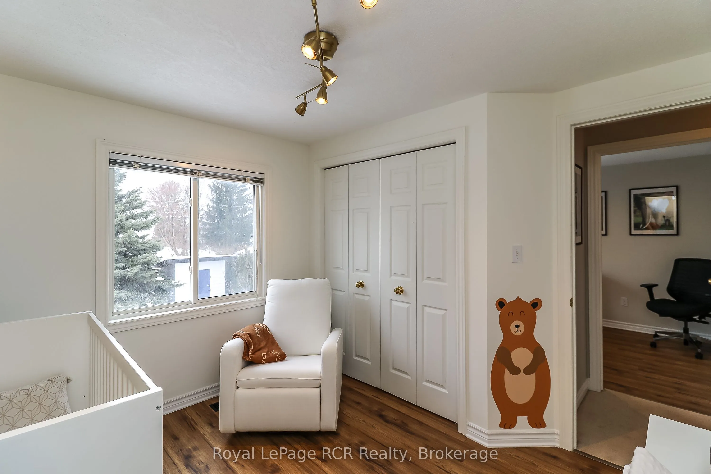 50 Highlands Crescent
