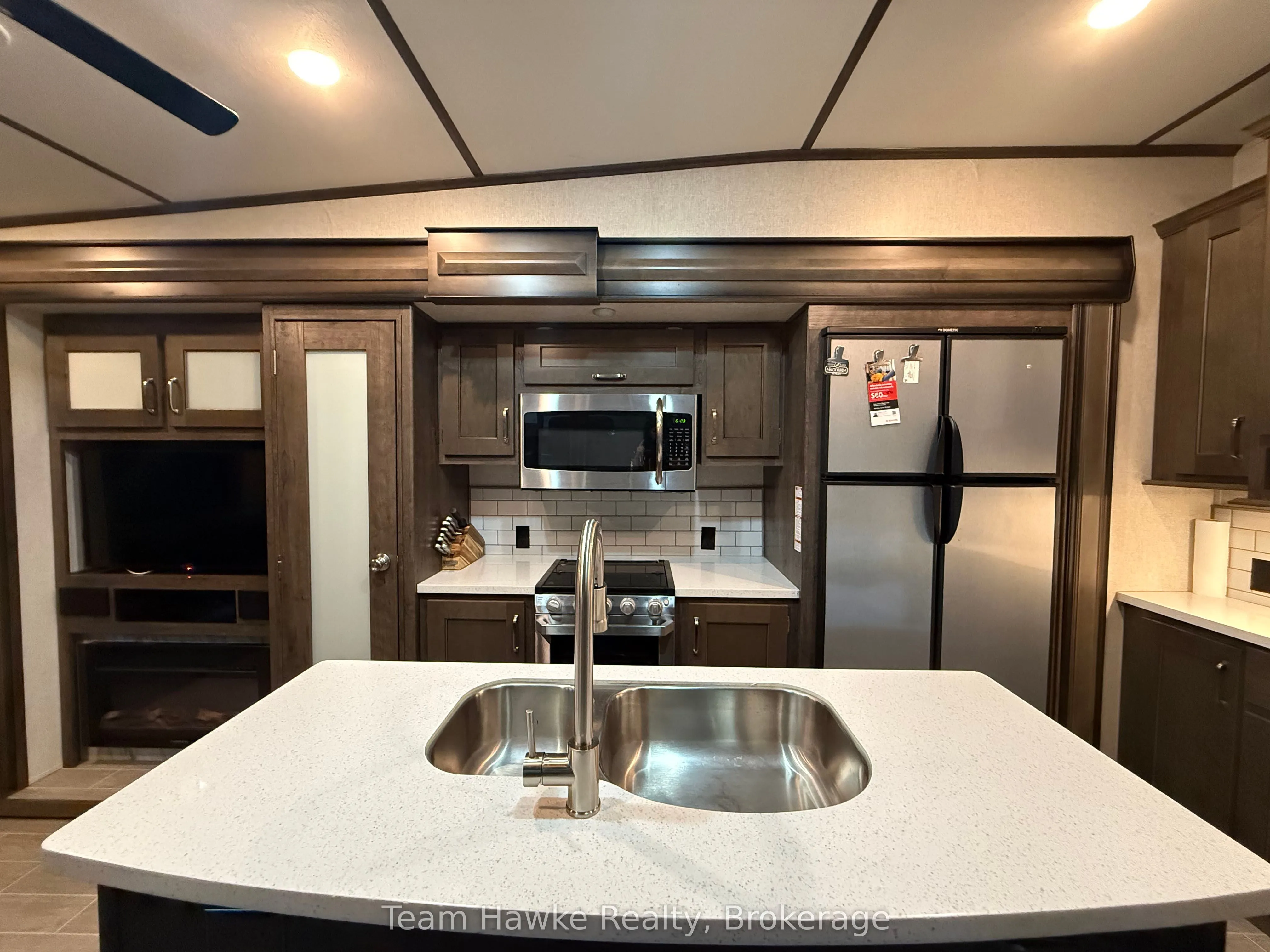 2920 Old Penetanguishene Road, #104
