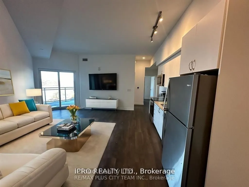 56 Lakeside Terrace, #208