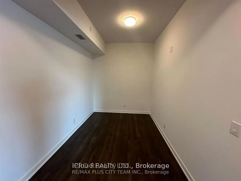 56 Lakeside Terrace, #208