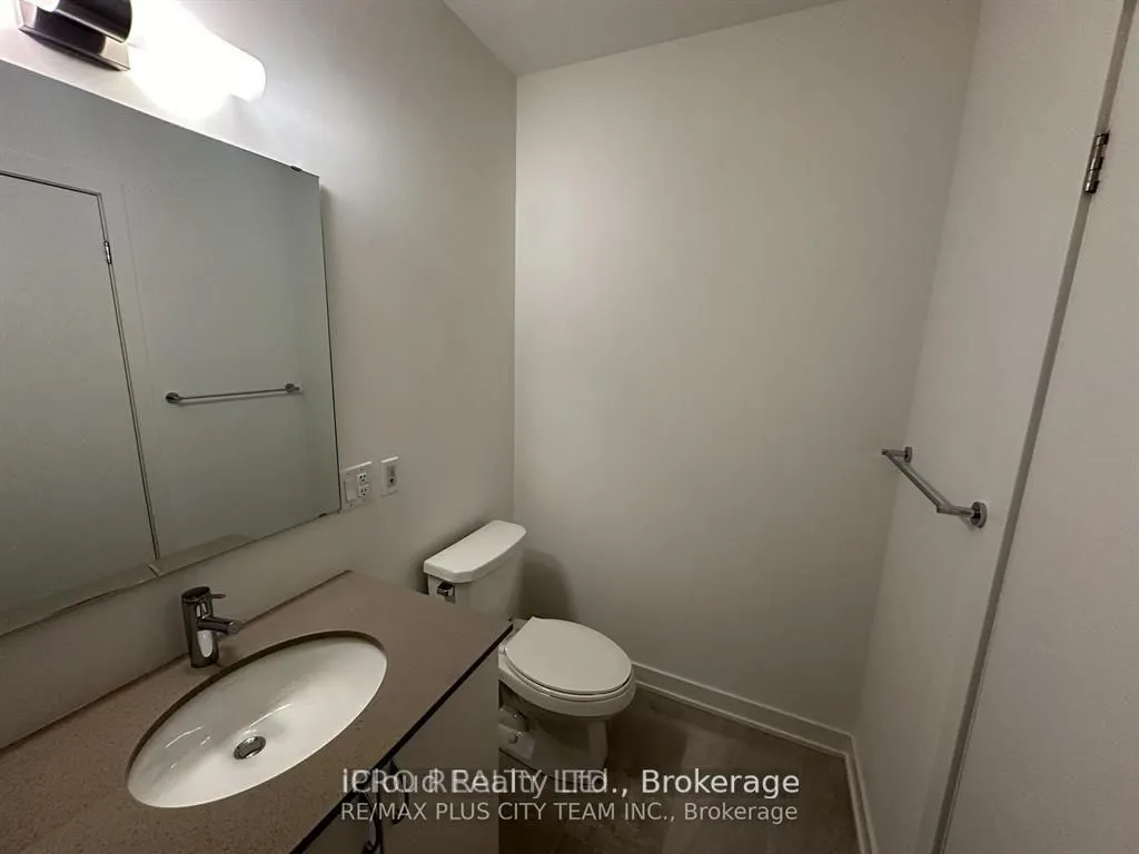 56 Lakeside Terrace, #208