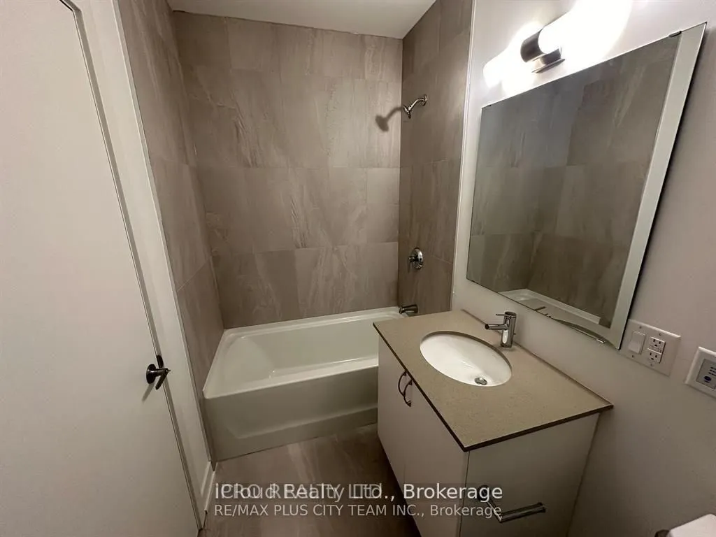56 Lakeside Terrace, #208
