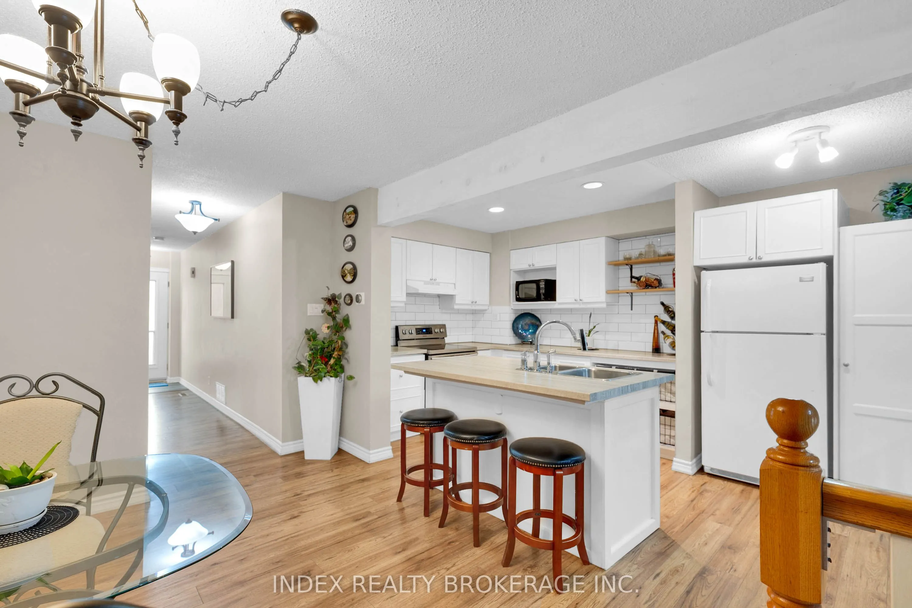 569 Tenth Street, #15