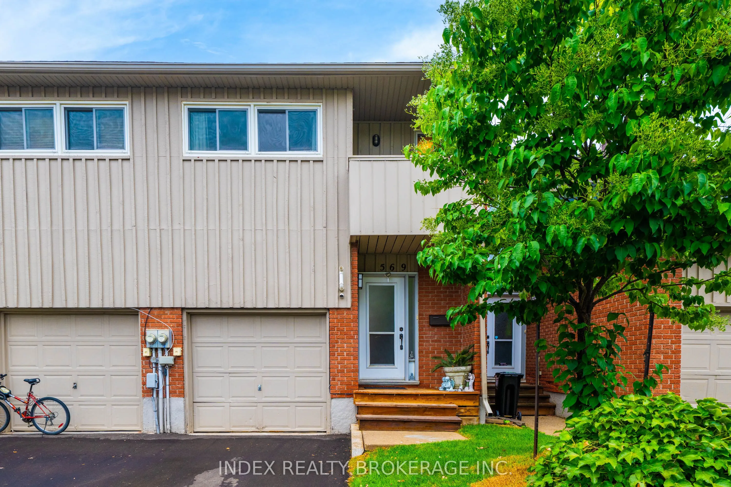 569 Tenth Street, #15