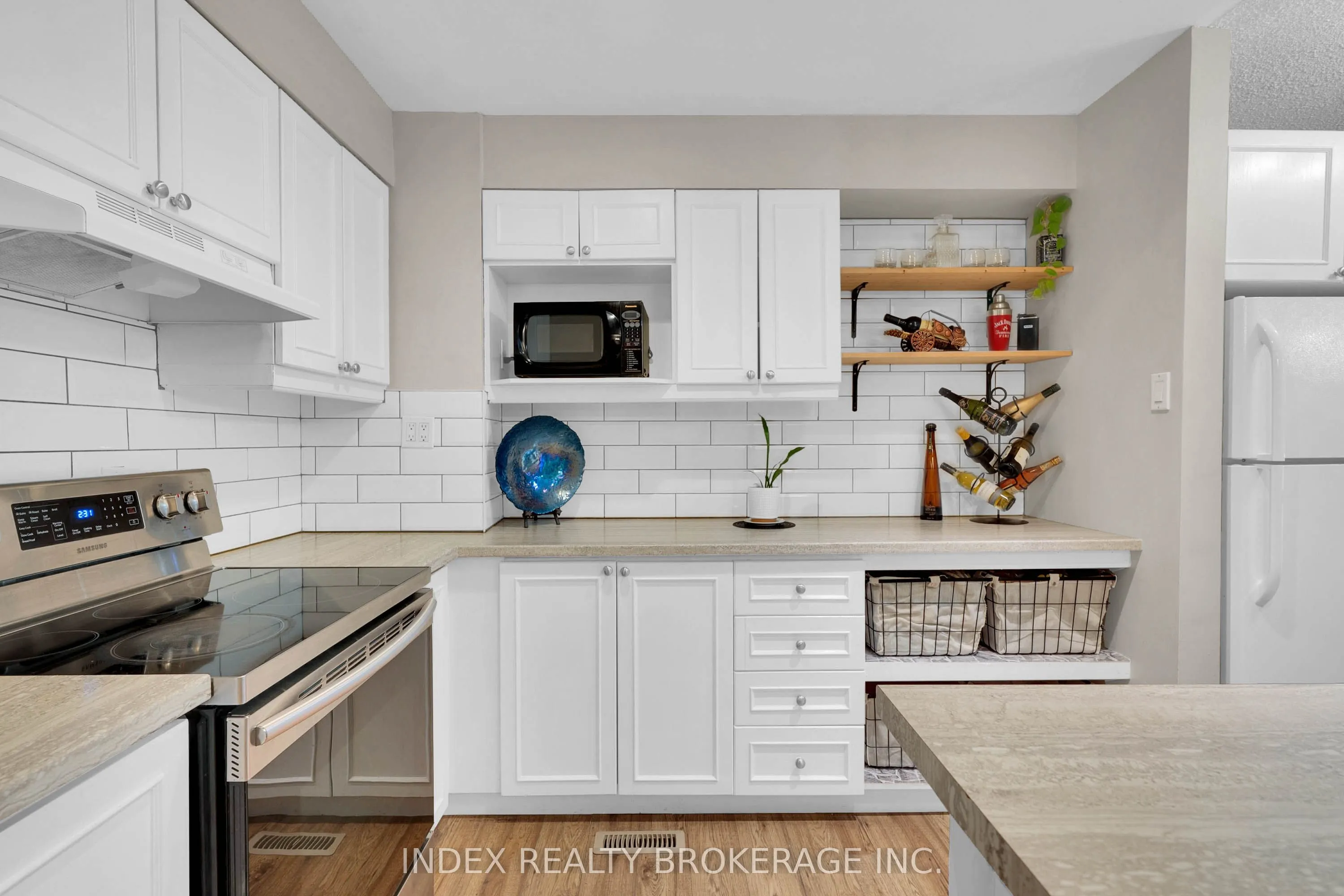 569 Tenth Street, #15