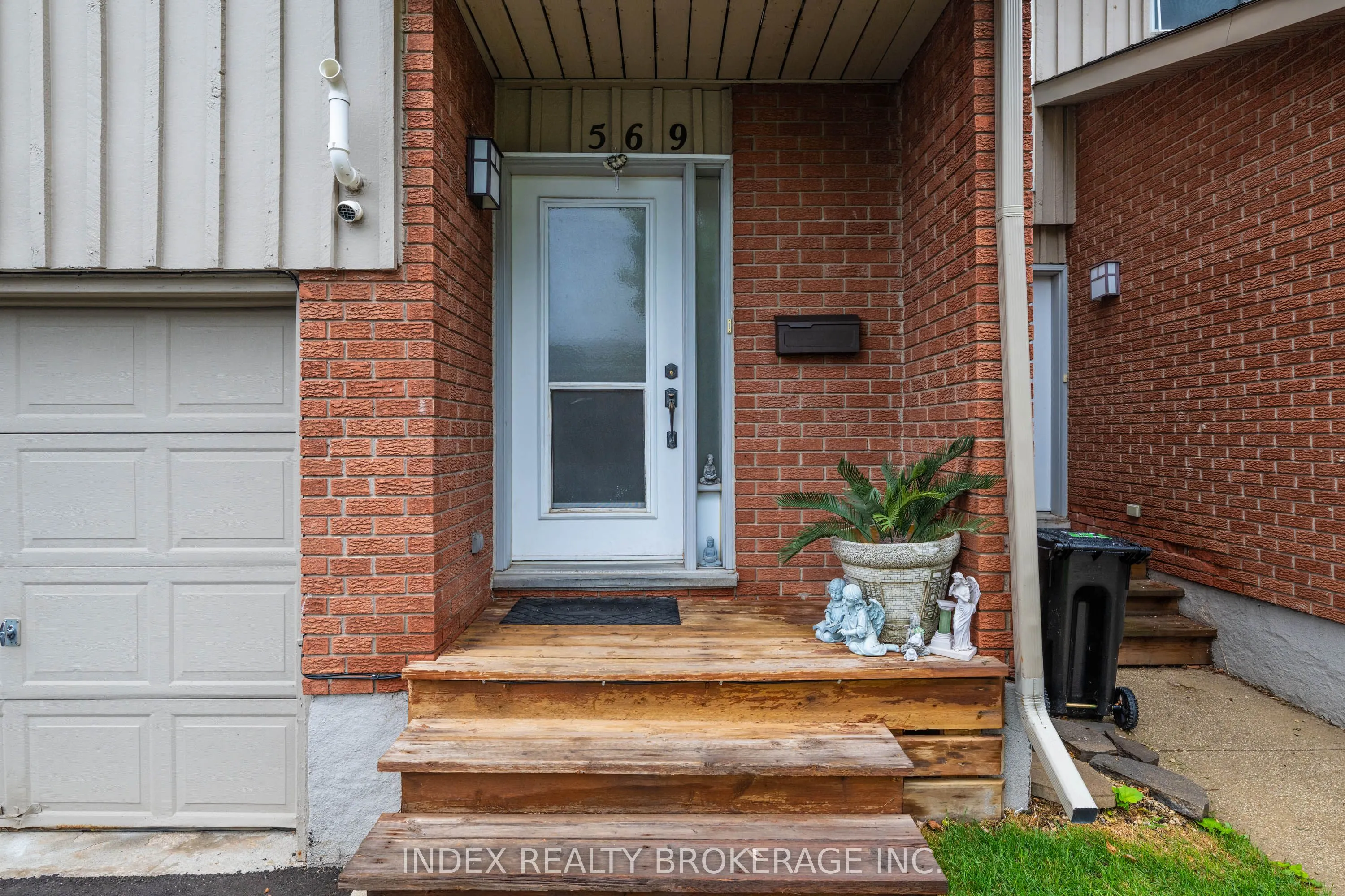 569 Tenth Street, #15