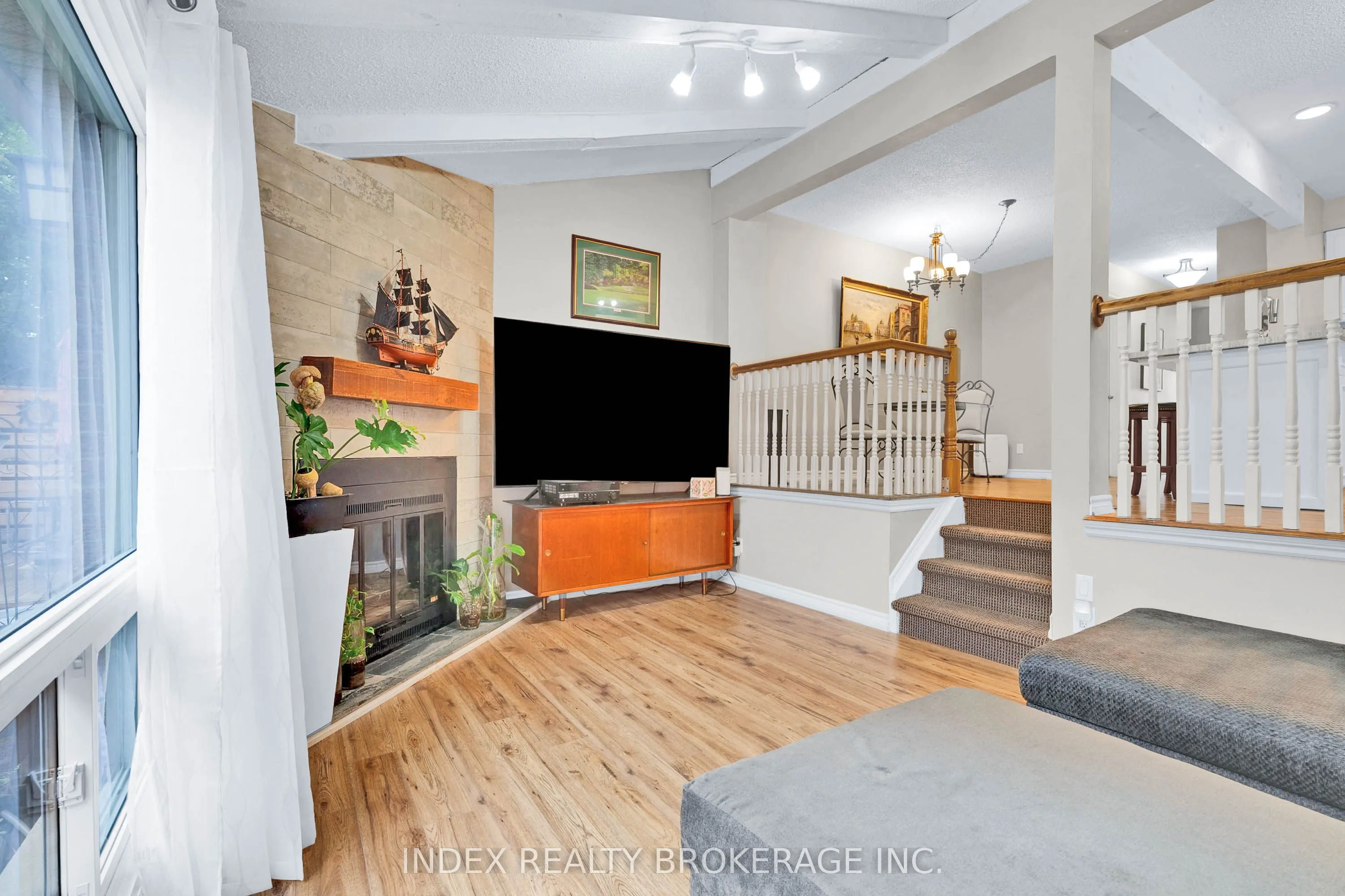 569 Tenth Street, #15