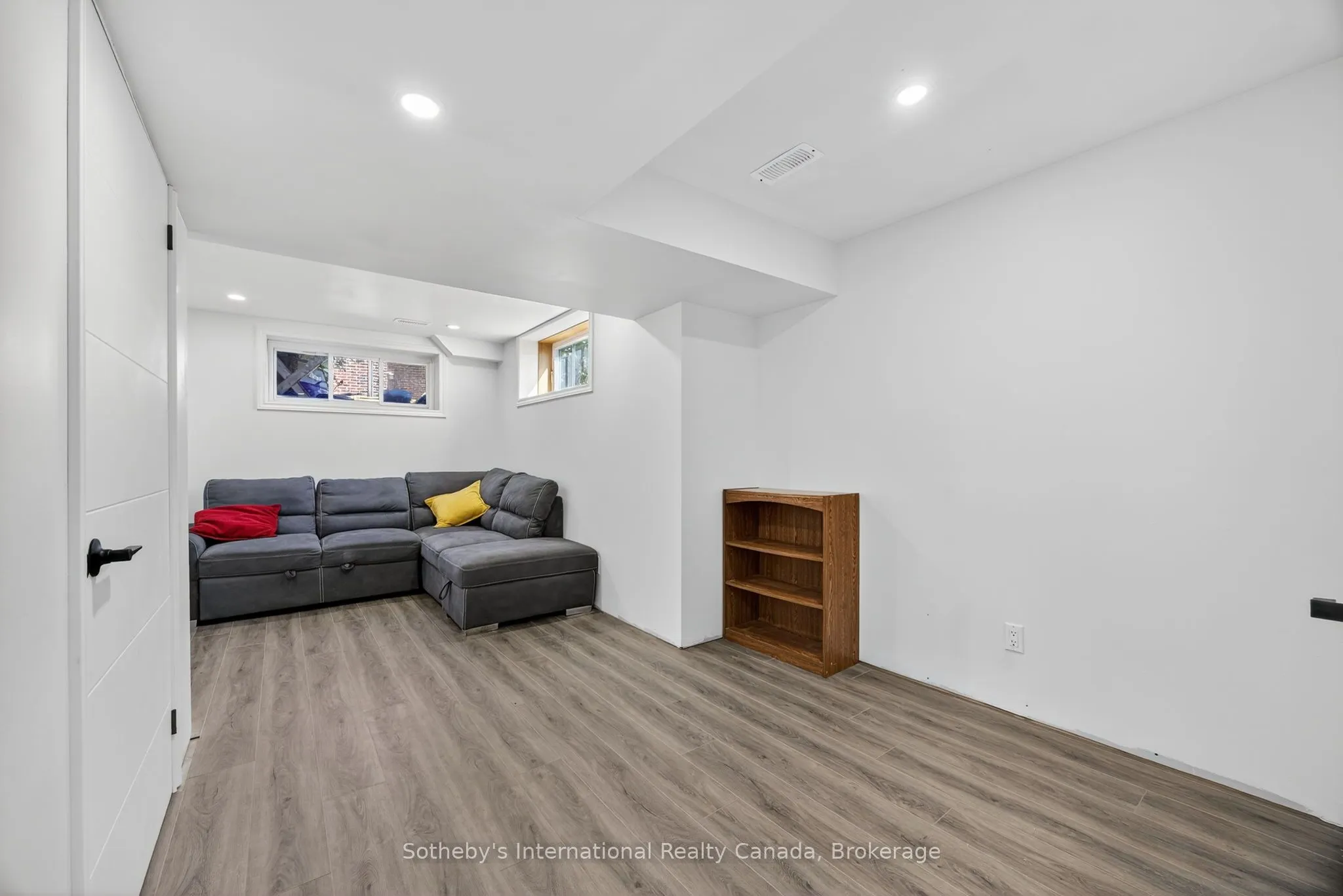 100 Archer Avenue