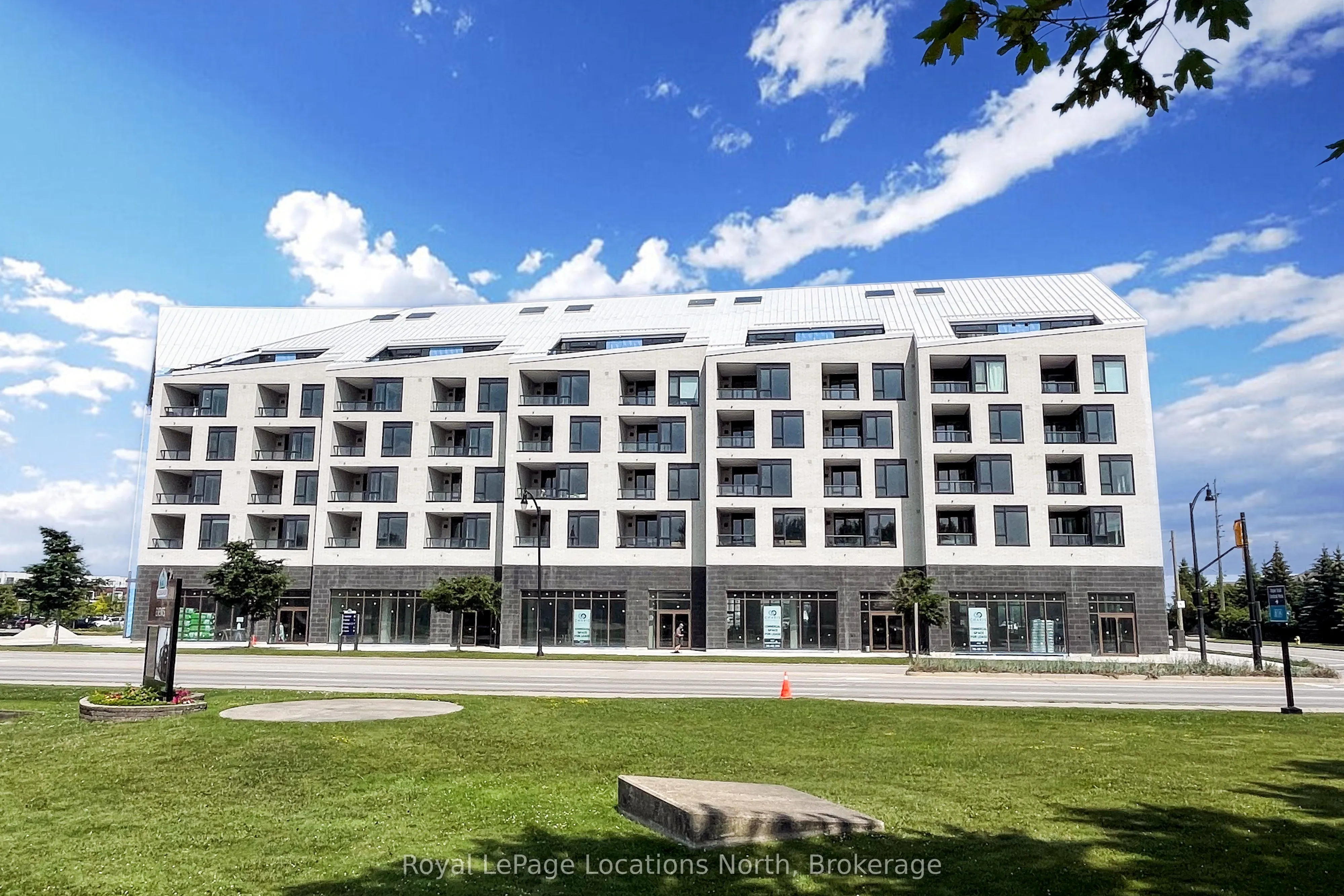 31 Huron Street, #303