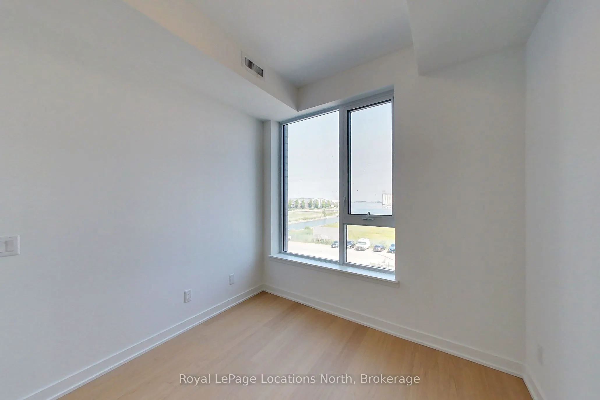 31 Huron Street, #303