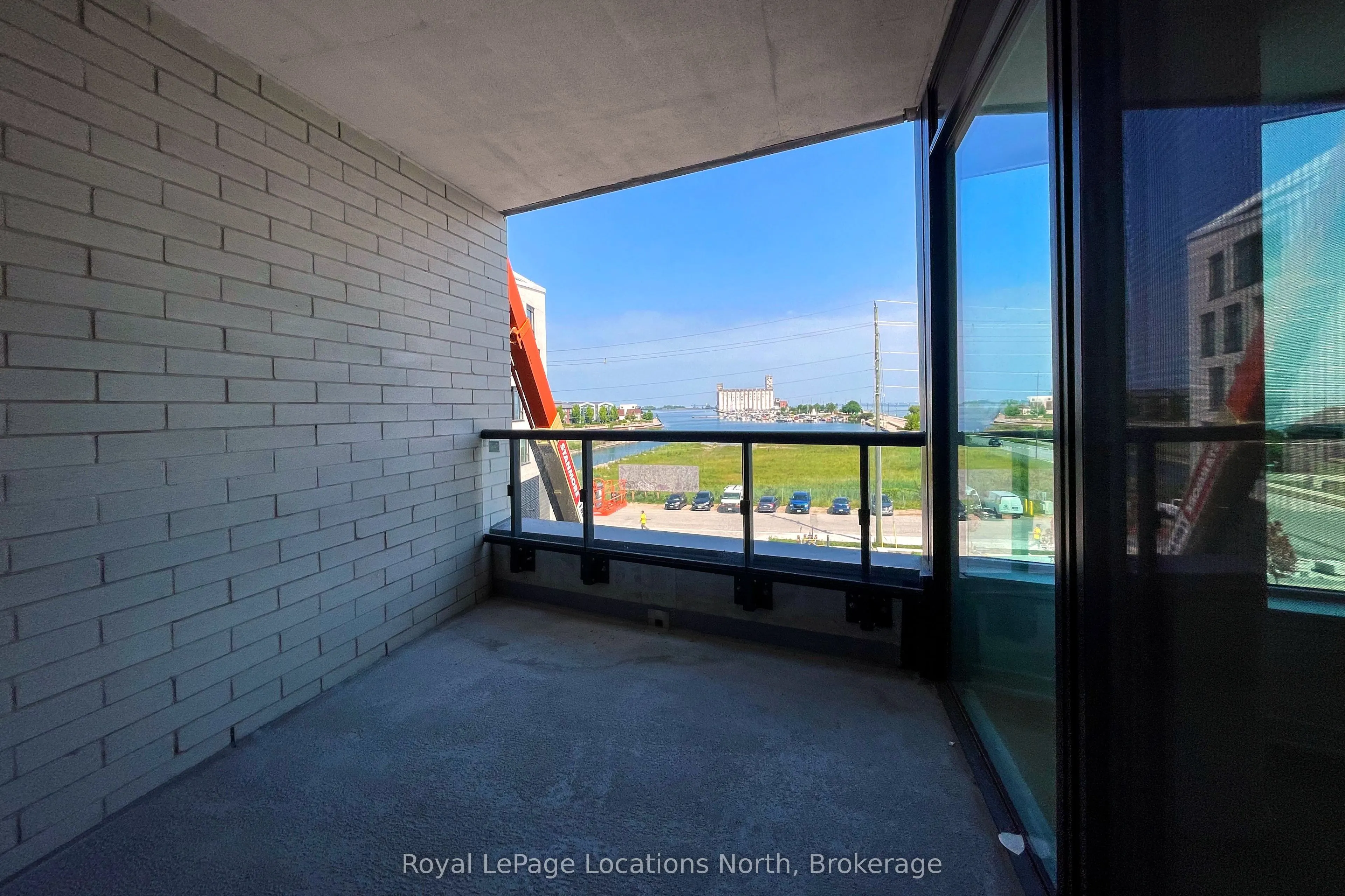 31 Huron Street, #303